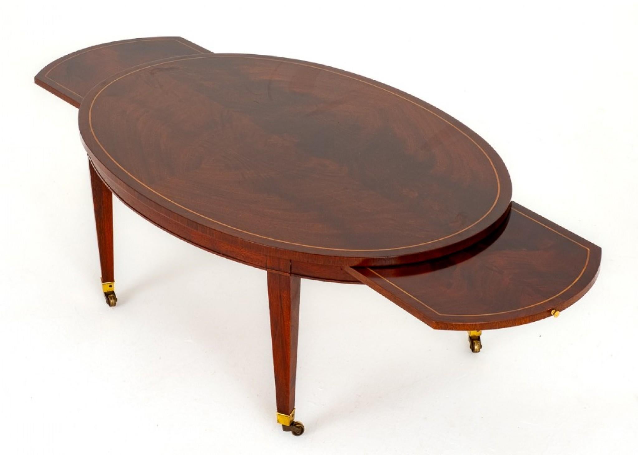 Georgian Revival Coffee Table Extending Mahogany For Sale 1