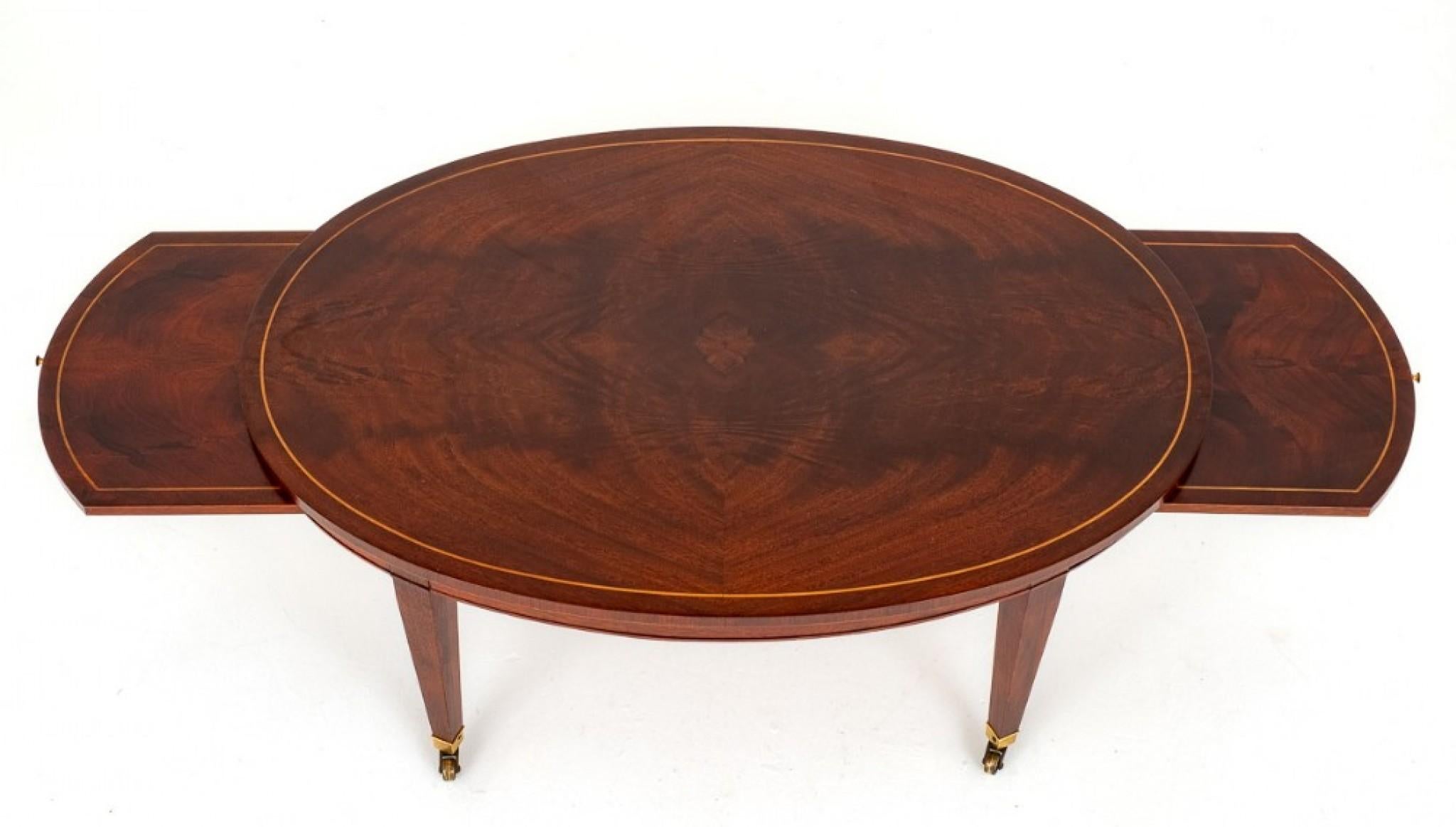 Early 20th Century Georgian Revival Coffee Table Mahogany Oval