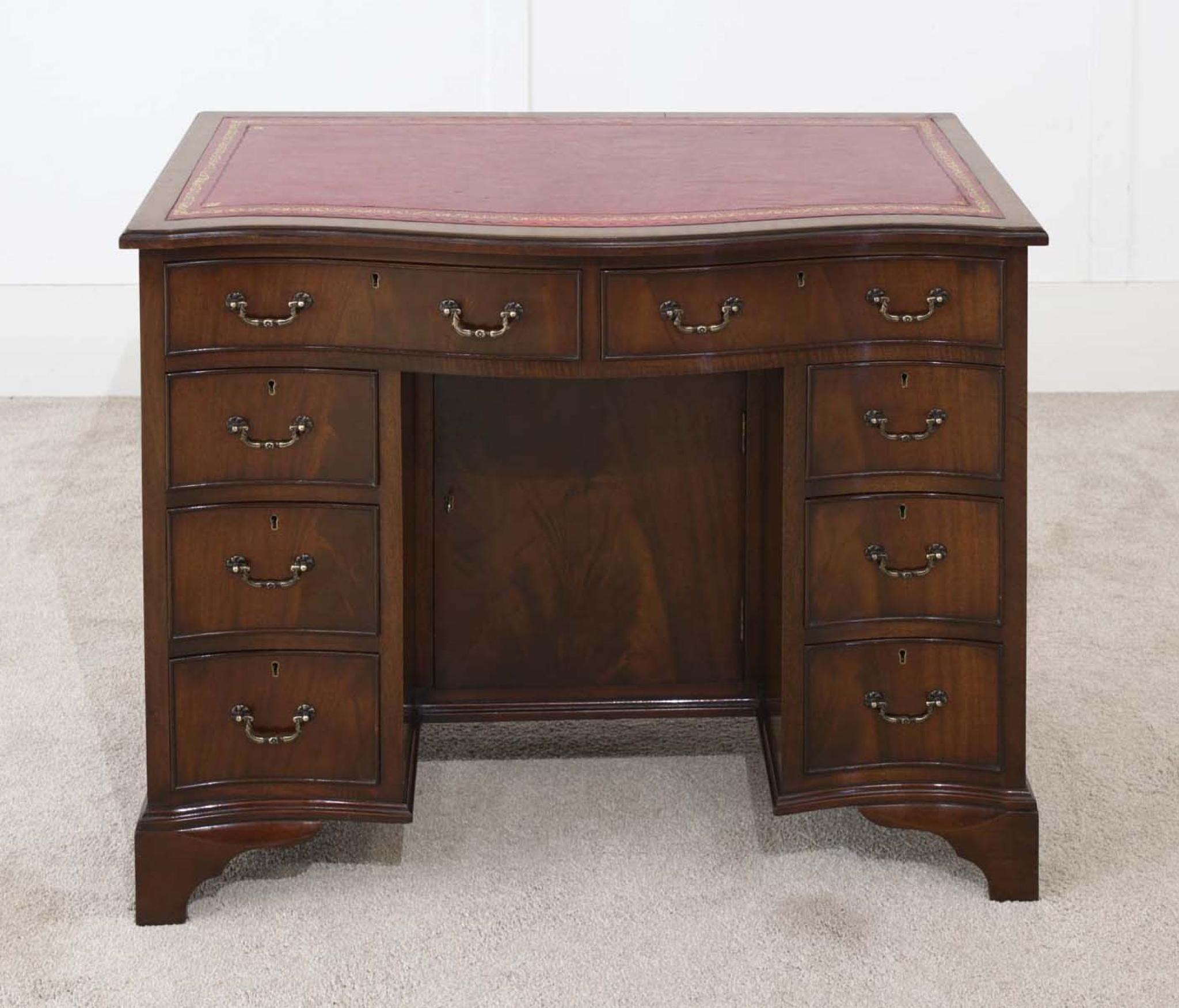 Georgian Revival Desk Mahogany Knee Hole Writing Table For Sale 5