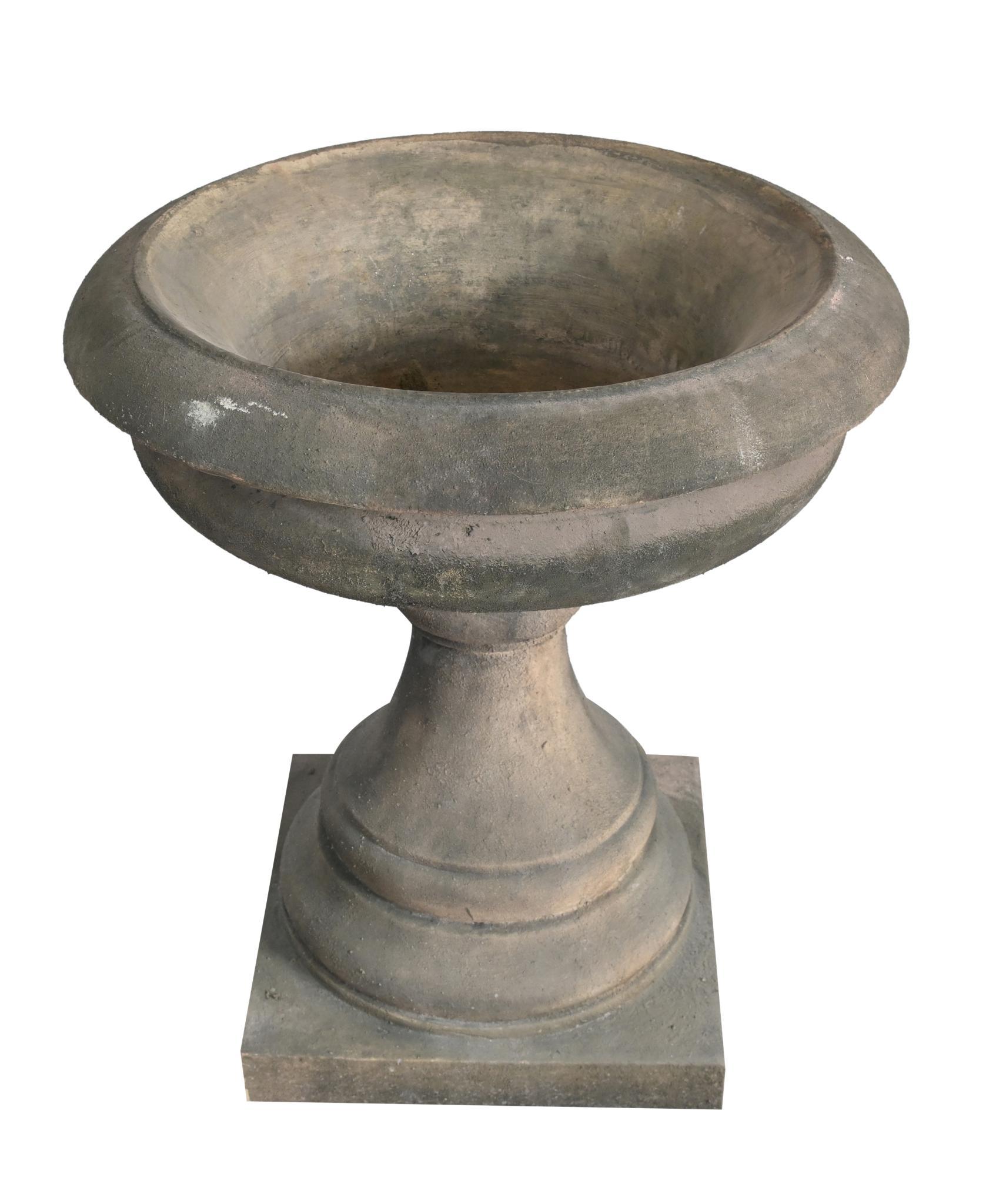 Georgian Revival Garden Tazza Font Stone Urn Bird Bath For Sale 1