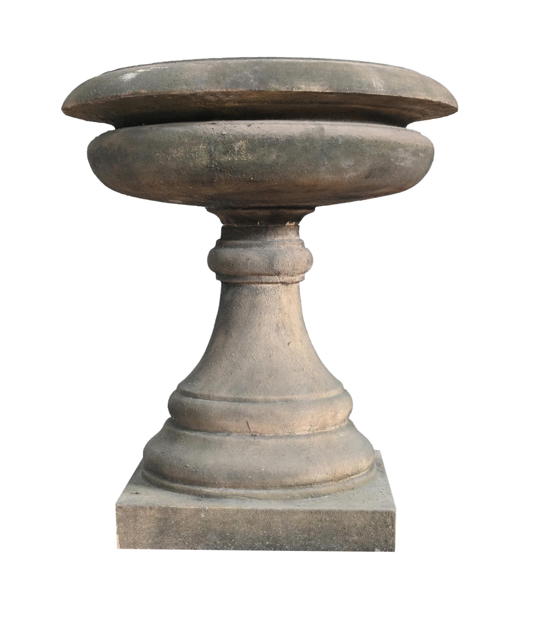 Georgian Revival Garden Tazza Font Stone Urn Bird Bath For Sale 2