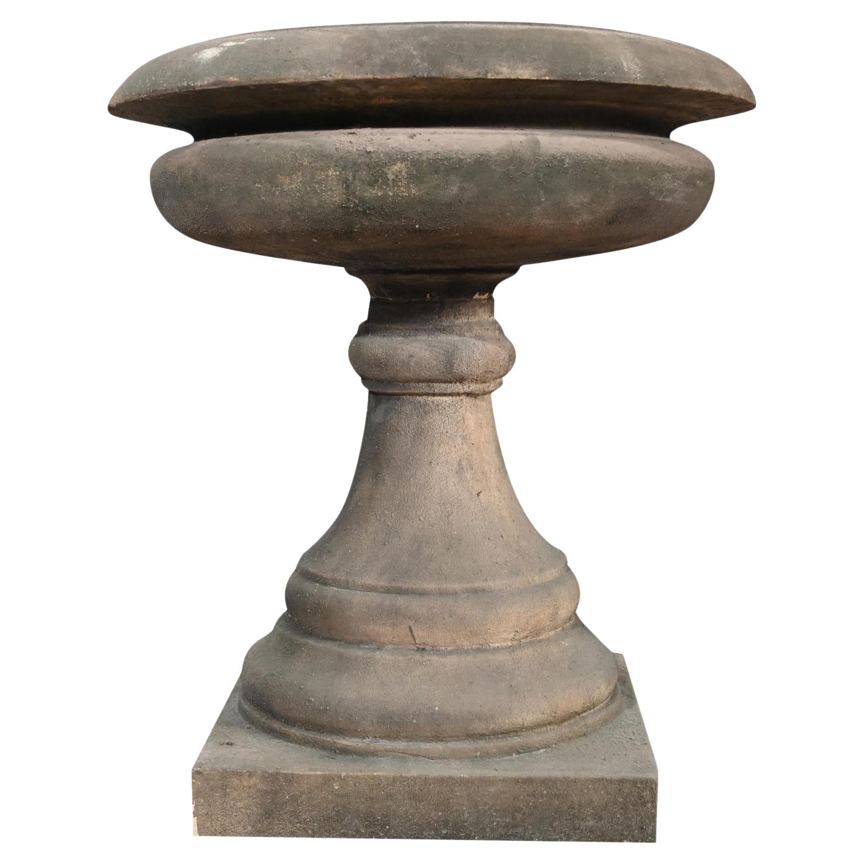 Urne de jardin de style néo-géorgien Tazza Font Stone Urn Bird Bath