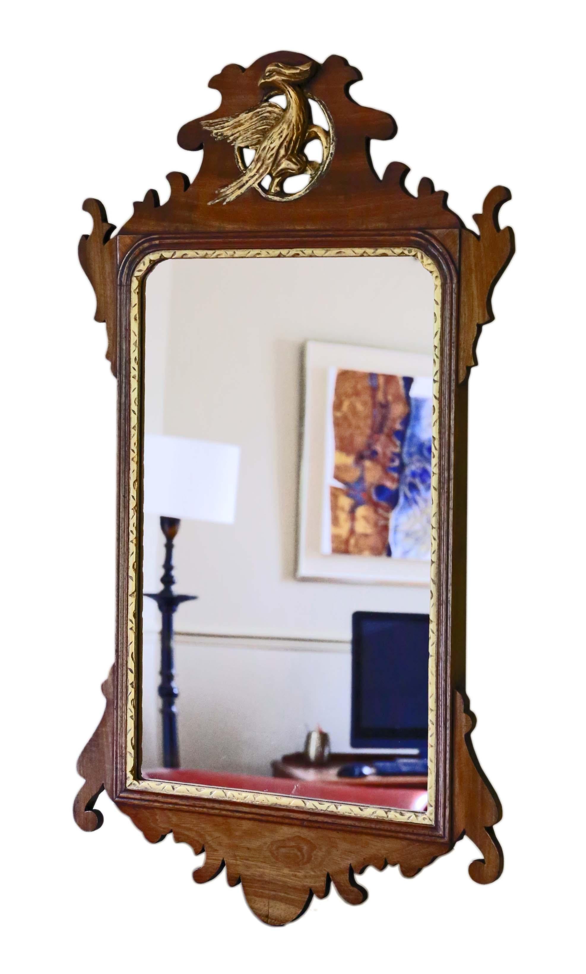 Antique large Georgian revival mahogany and gilt fret cut wall mirror, circa 1900.
This is a lovely quality mirror, that is full of age, charm and character.
Would look amazing in the right location.
The mirrored glass is in good order.
Overall