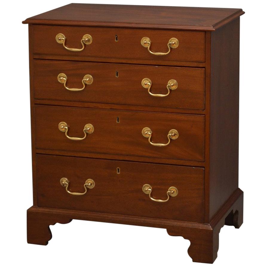 Georgian Revival Mahogany Chest of Drawers of Small Proportions