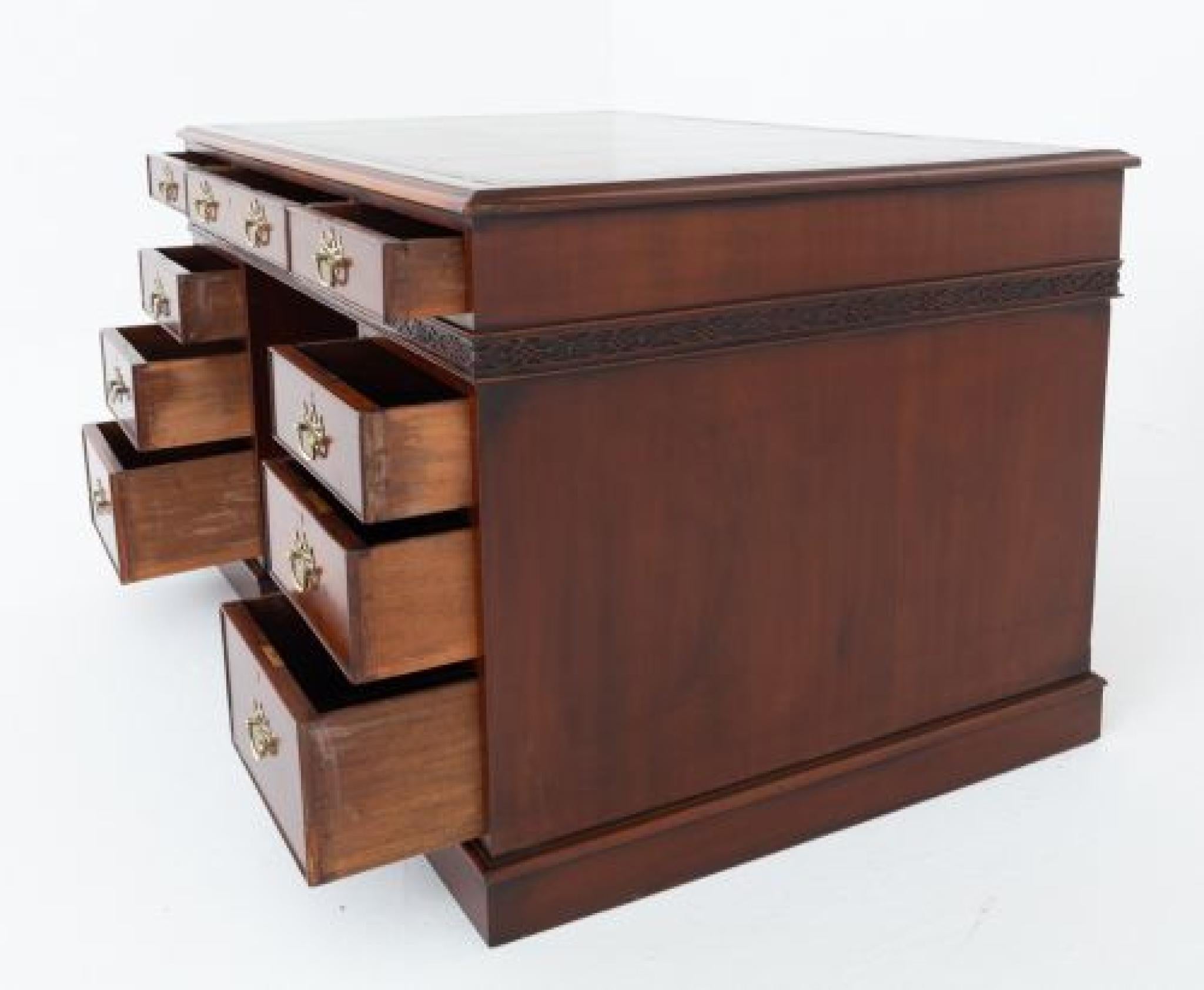 Bureau à piédestal The Pedestal Revive Acajou 1850 Bon état - En vente à Potters Bar, GB