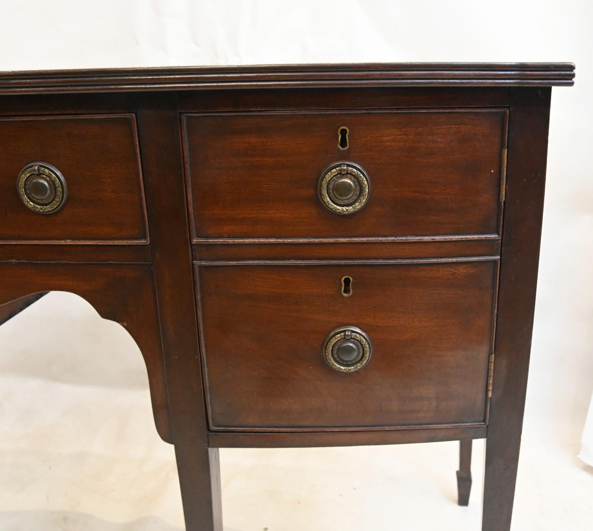 Georgian Revival Sideboard Mahogany 1890 For Sale 1