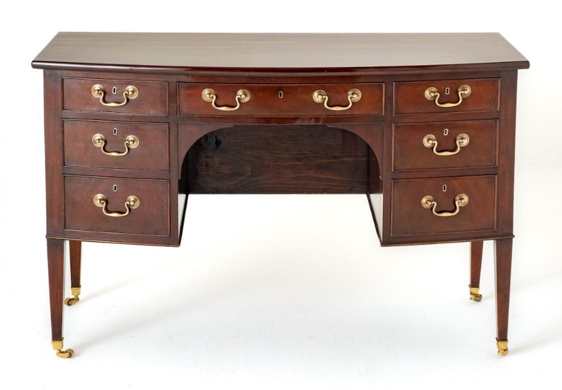 Georgian Revival Sideboard Mahogany Server Buffet In Good Condition For Sale In Potters Bar, GB