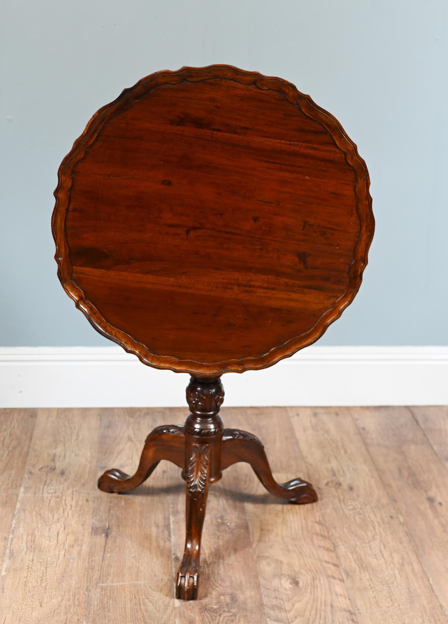 Georgian Revival Tilt Top Table Wine Side Mahogany In Good Condition For Sale In Potters Bar, GB