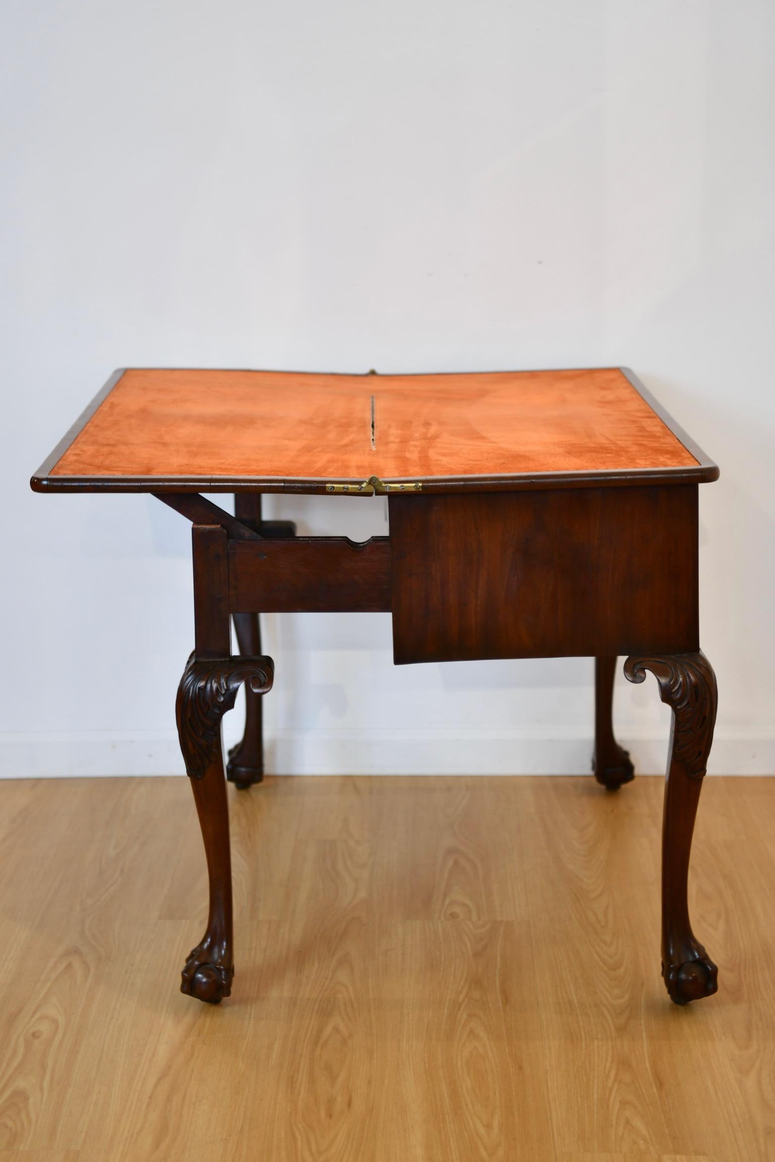 Georgian Revival Transforming Desk and Games Table For Sale 4