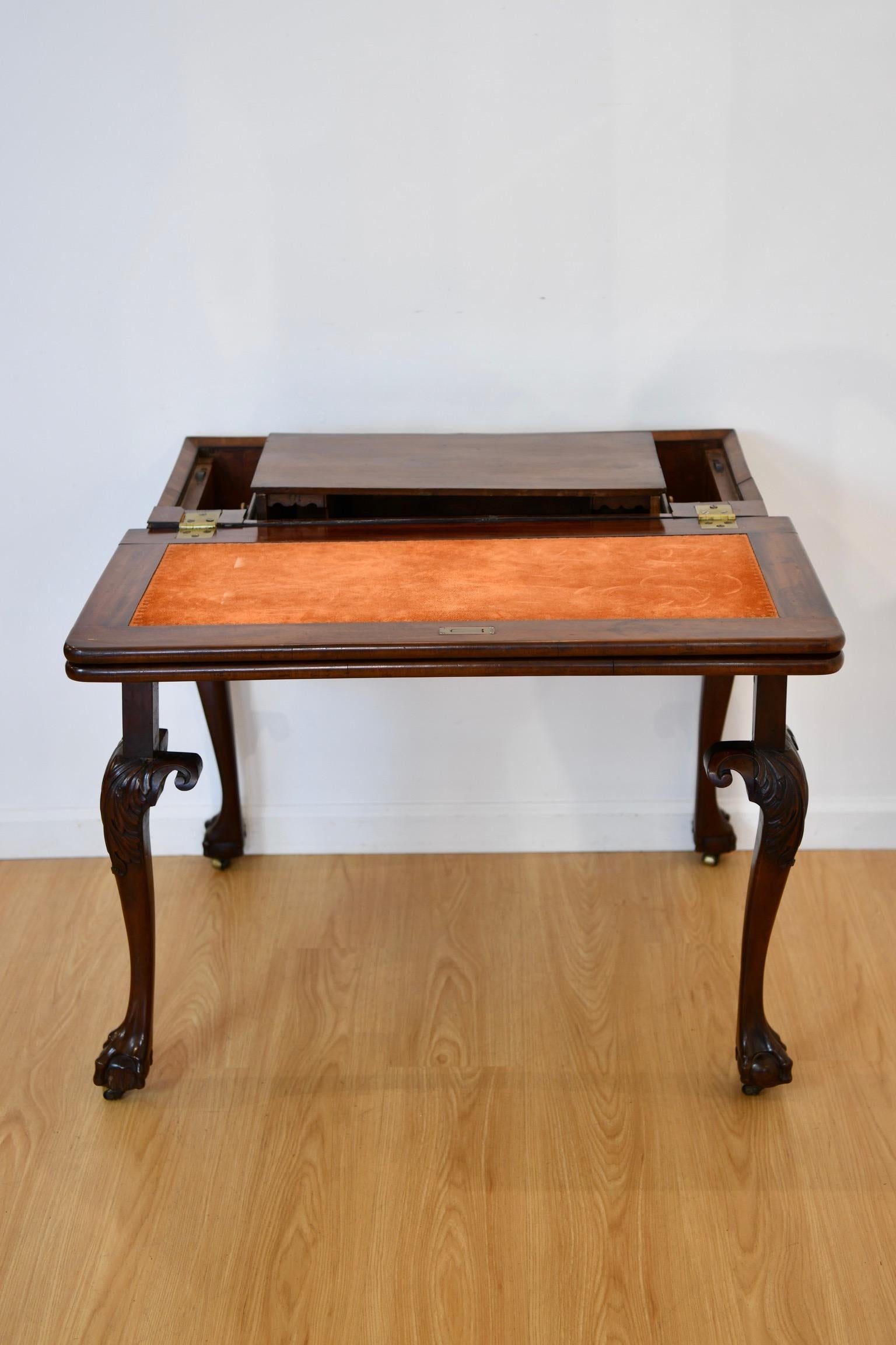 Georgian Revival Transforming Desk and Games Table For Sale 8