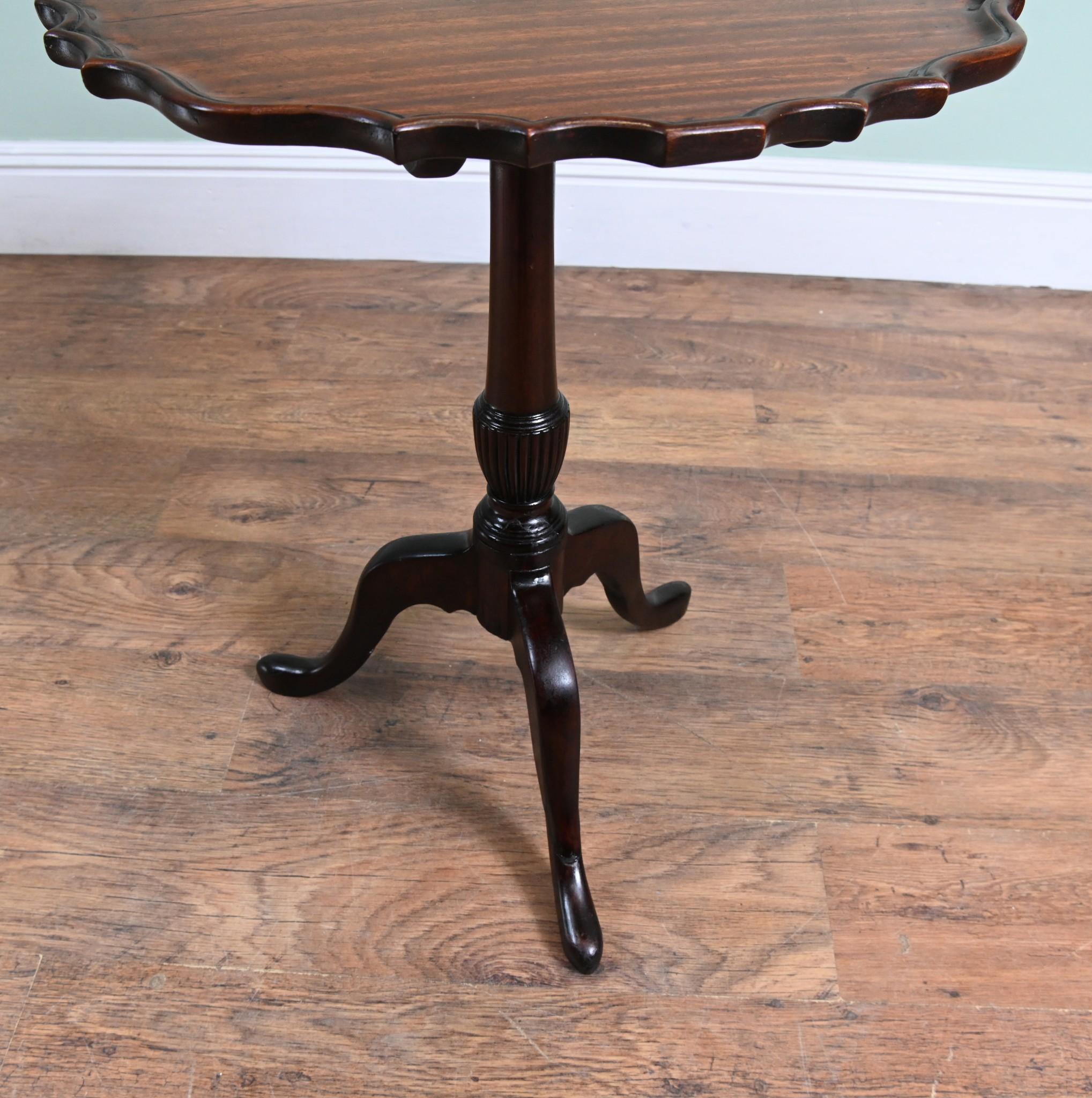 You are viewing a gorgeous Georgian revival wine table
Classic pie crust moulding to edge / trim of table top
Circa 1920
Table is a tip top so can be stored or displayed showing the beautiful top
On triple based Queen Anne legs
Offered in great