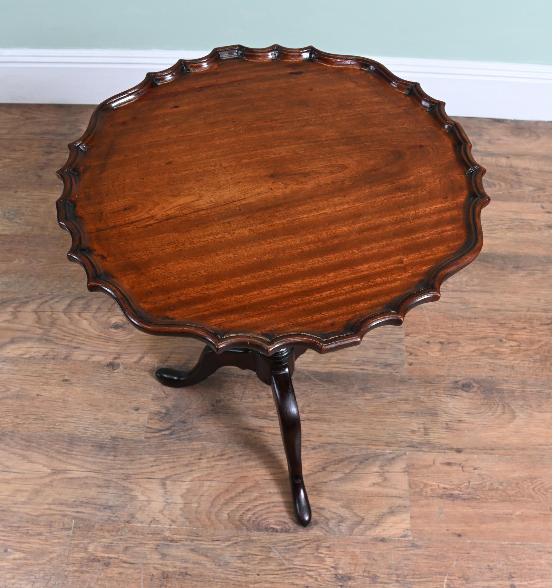 Early 20th Century Georgian Revival Wine Table Side Tip Top Pie Crust For Sale