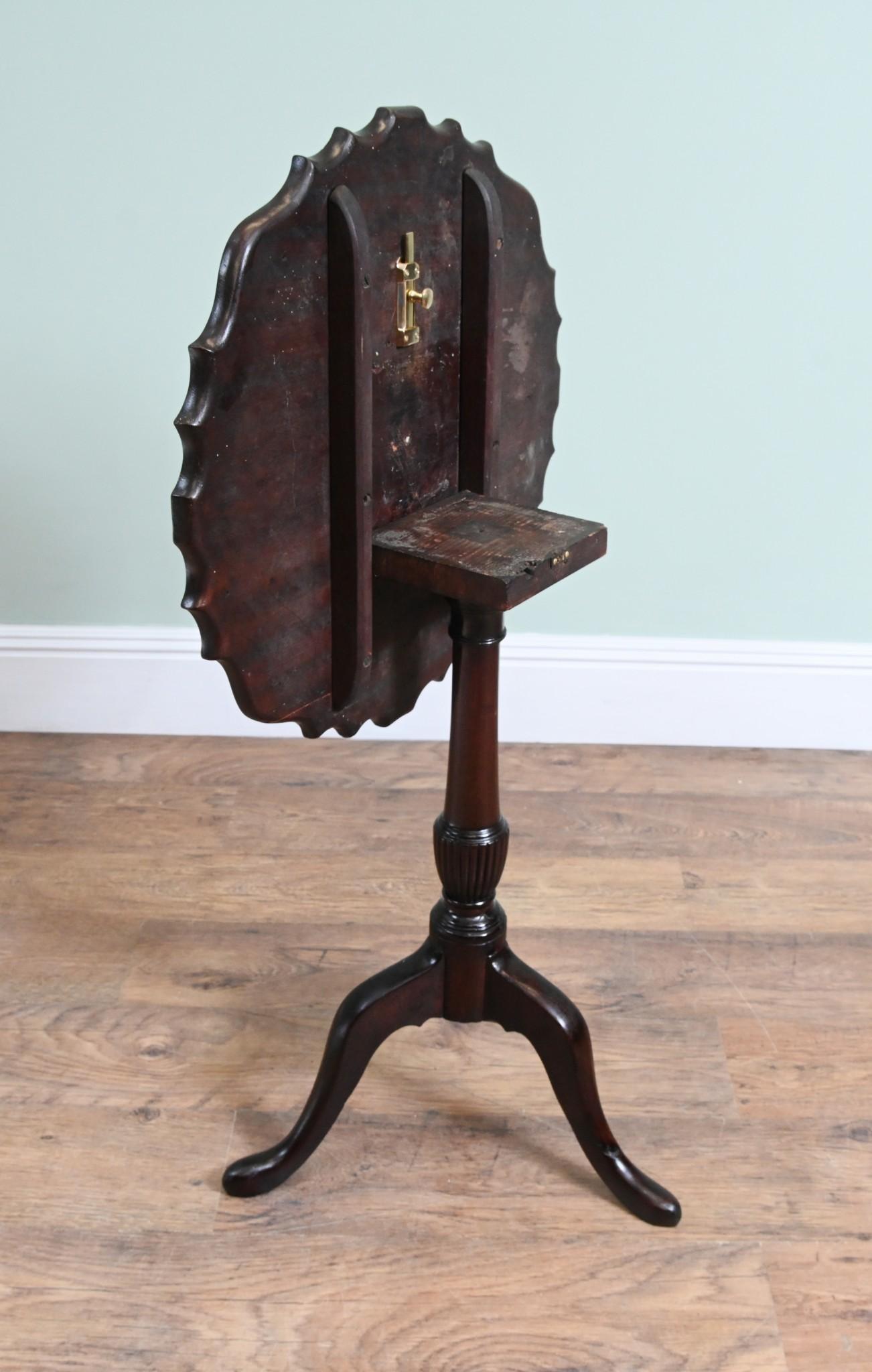 Georgian Revival Wine Table Side Tip Top Pie Crust For Sale 1