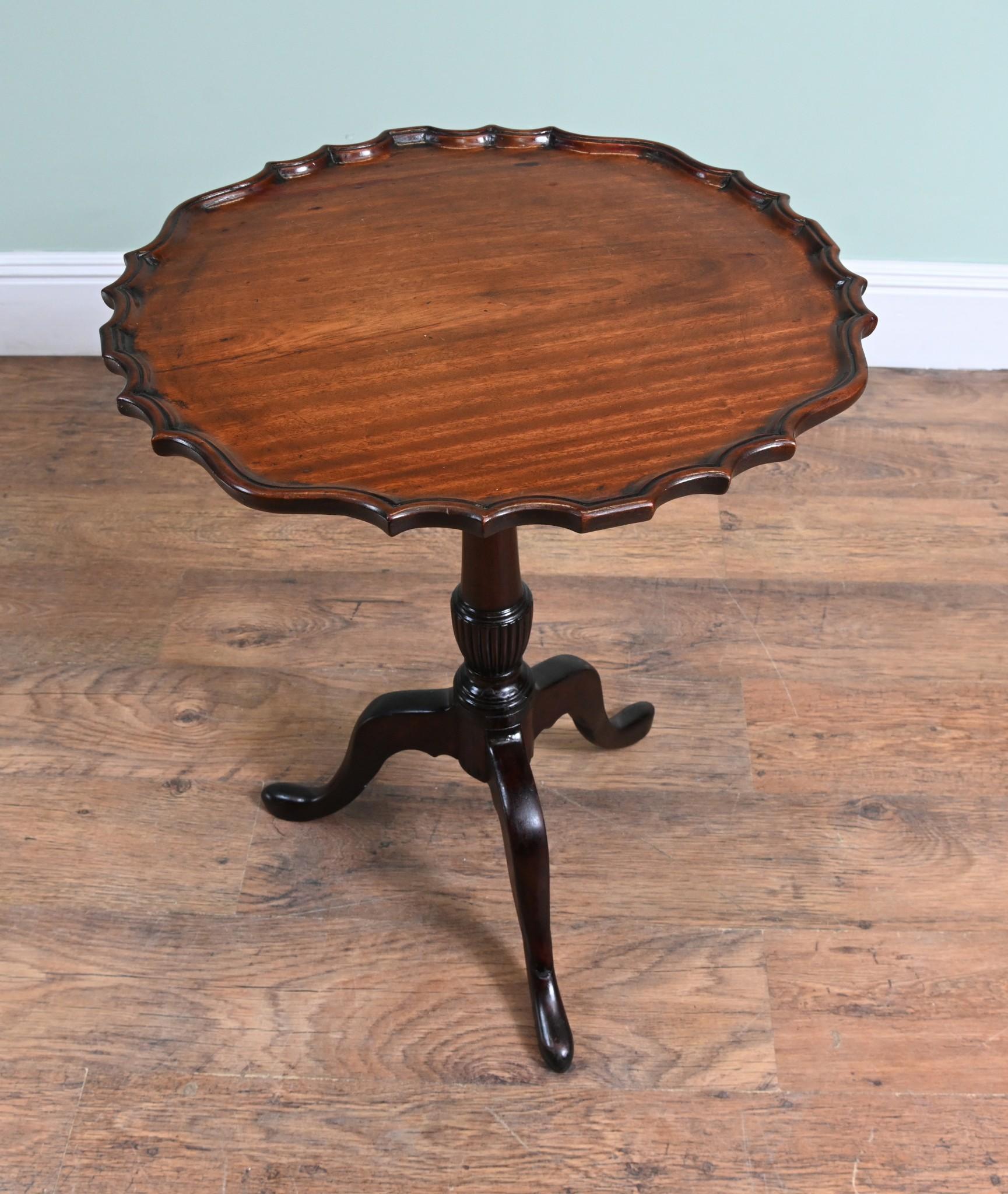 Georgian Revival Wine Table Side Tip Top Pie Crust For Sale 4