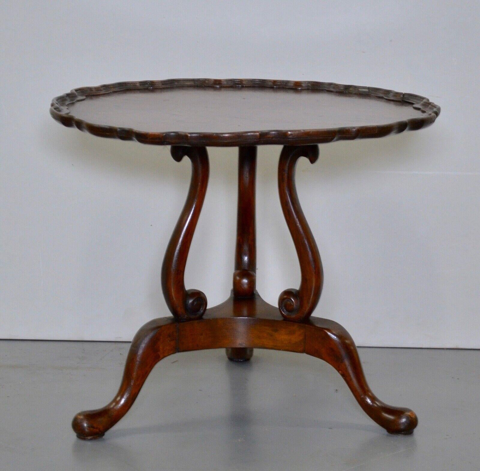 English GEORGIAN REVIVIAL BURR-WALNUT OCCASiONAL COFFEE LAMP TABLE For Sale