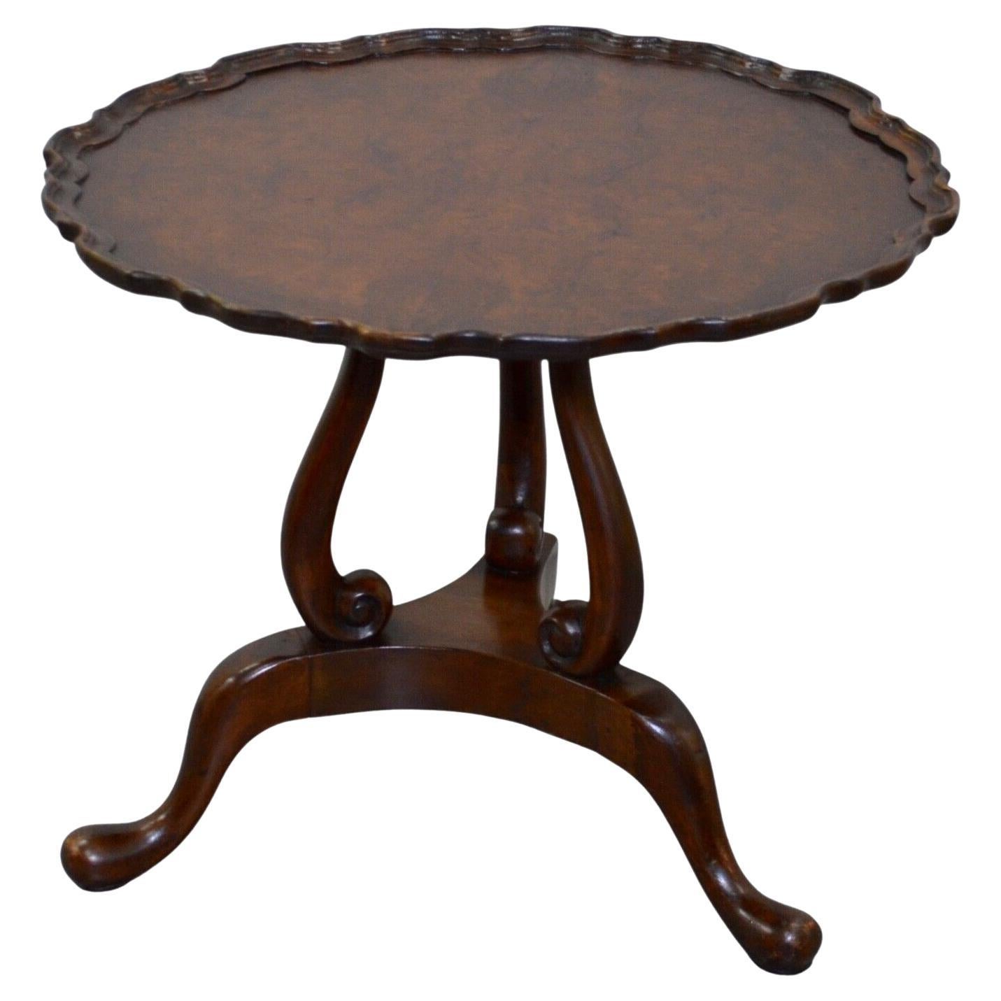 GEORGIAN REVIVIAL BURR-WALNUT OCCASiONAL COFFEE LAMP TABLE For Sale