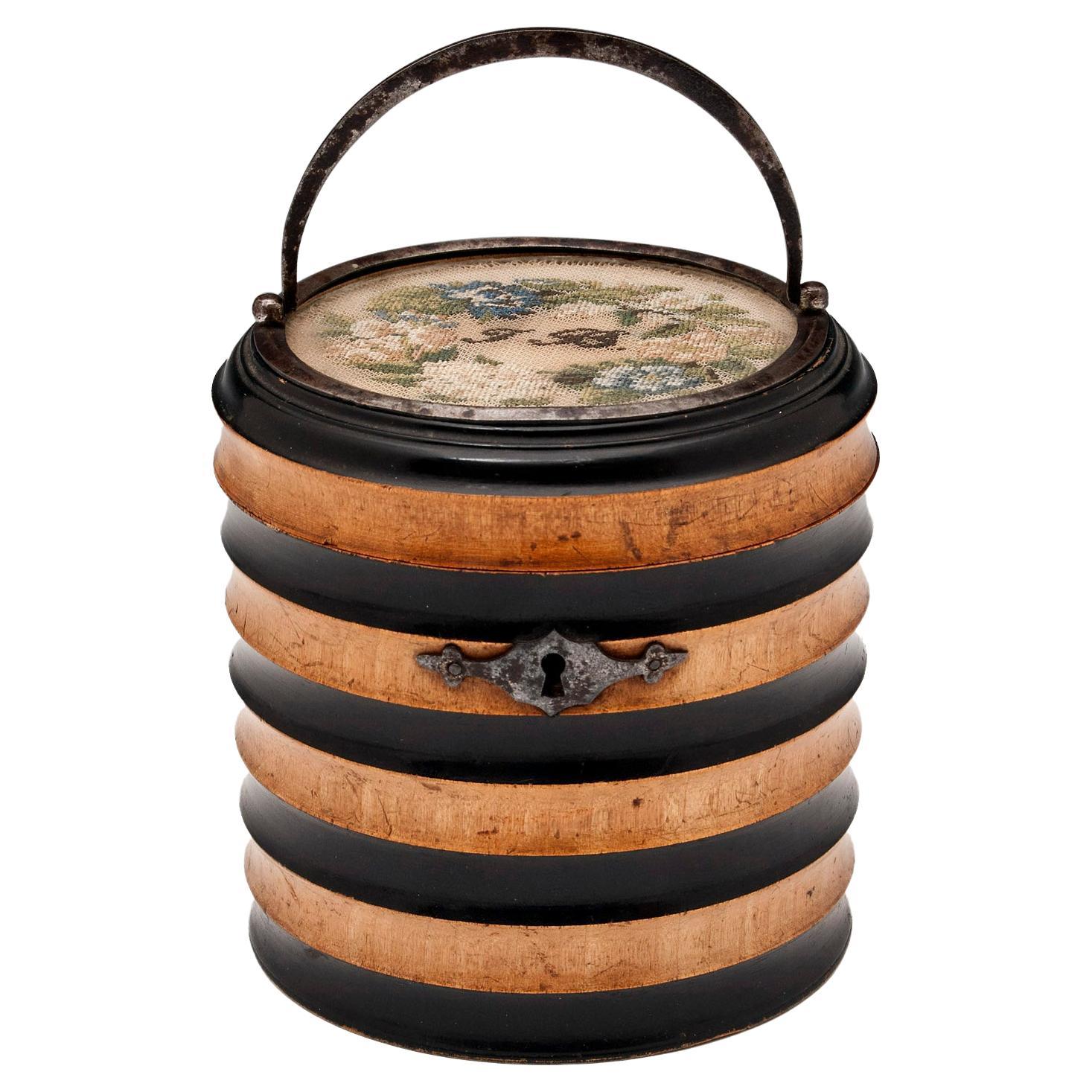 Seau à thé Georgian Ribbed Tea Caddy en vente