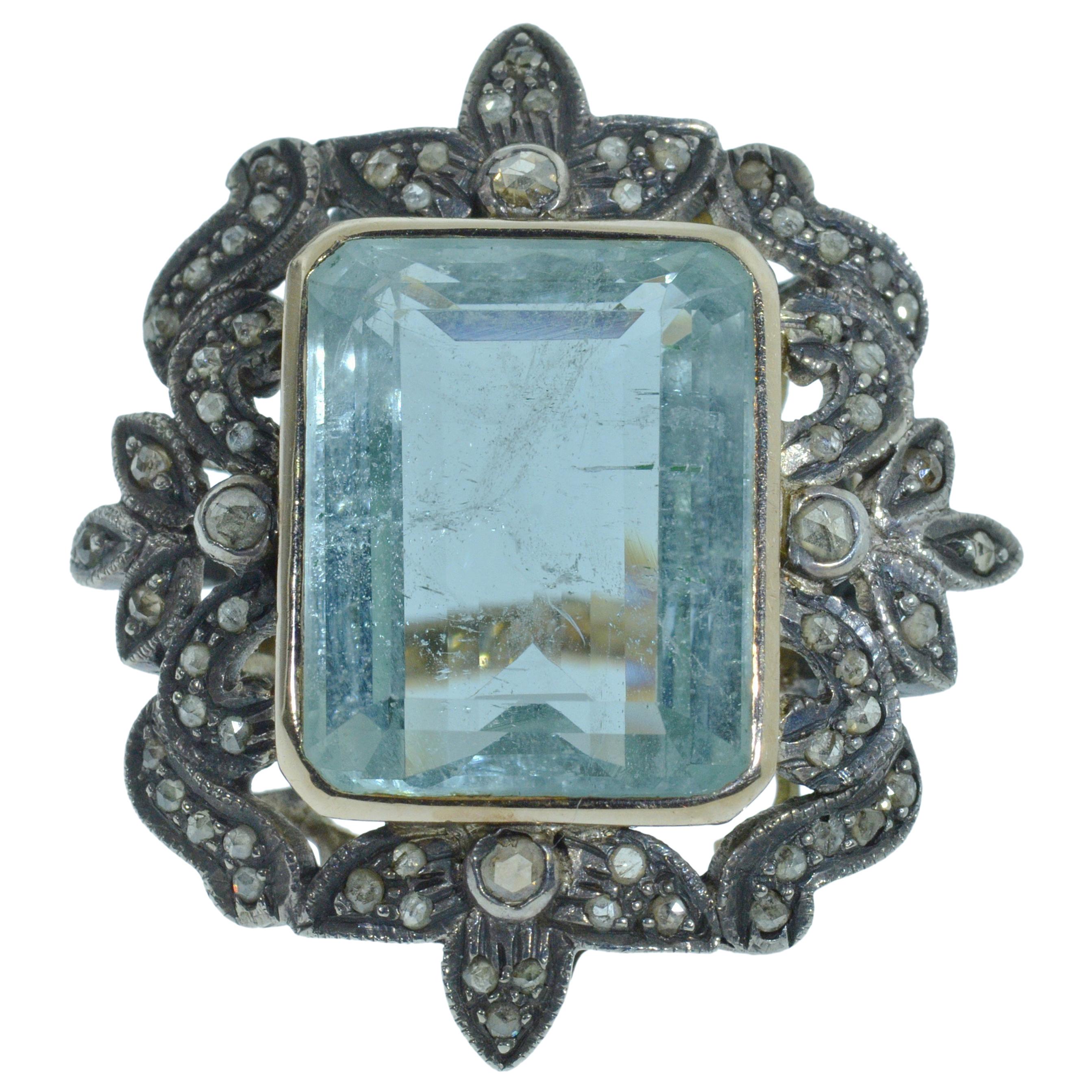 Georgian Ring Set with 15.50 Carat Aquamarine and 0.66 Carat Rose Cut Diamonds For Sale