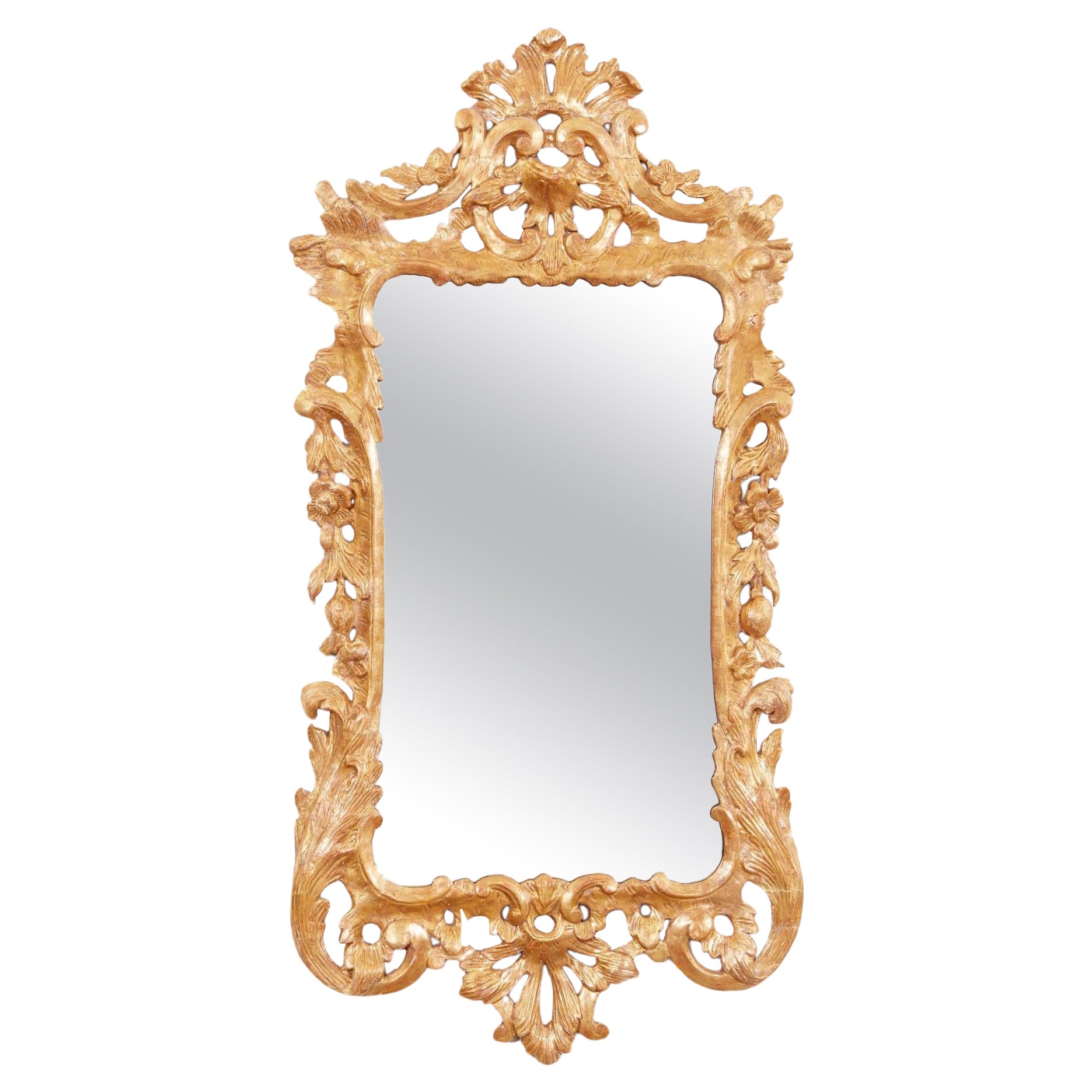 Specchio rococò georgiano in legno dorato in vendita