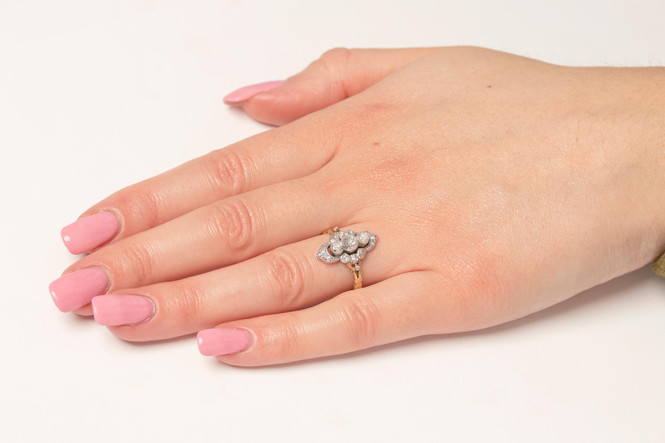 Women's or Men's Georgian 0.35ct Rose Cut Diamond Cluster Ring, circa 1830s For Sale