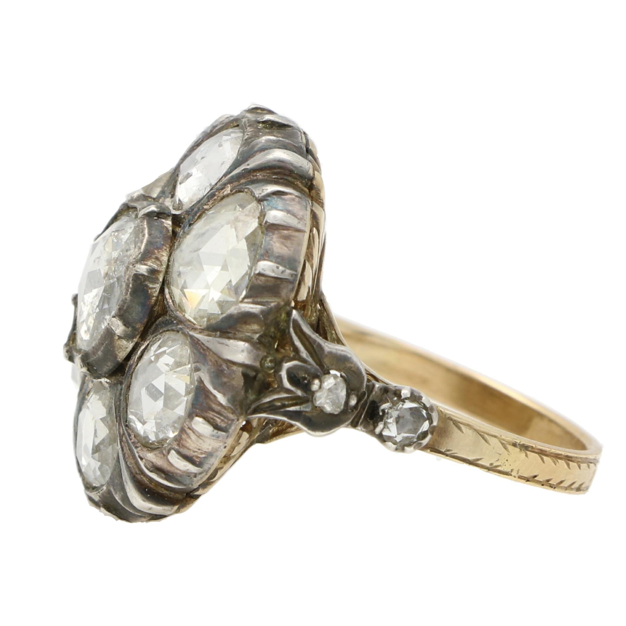 Georgian Rose Cut Diamond Cluster Ring in Silver on Gold In Good Condition For Sale In London, GB