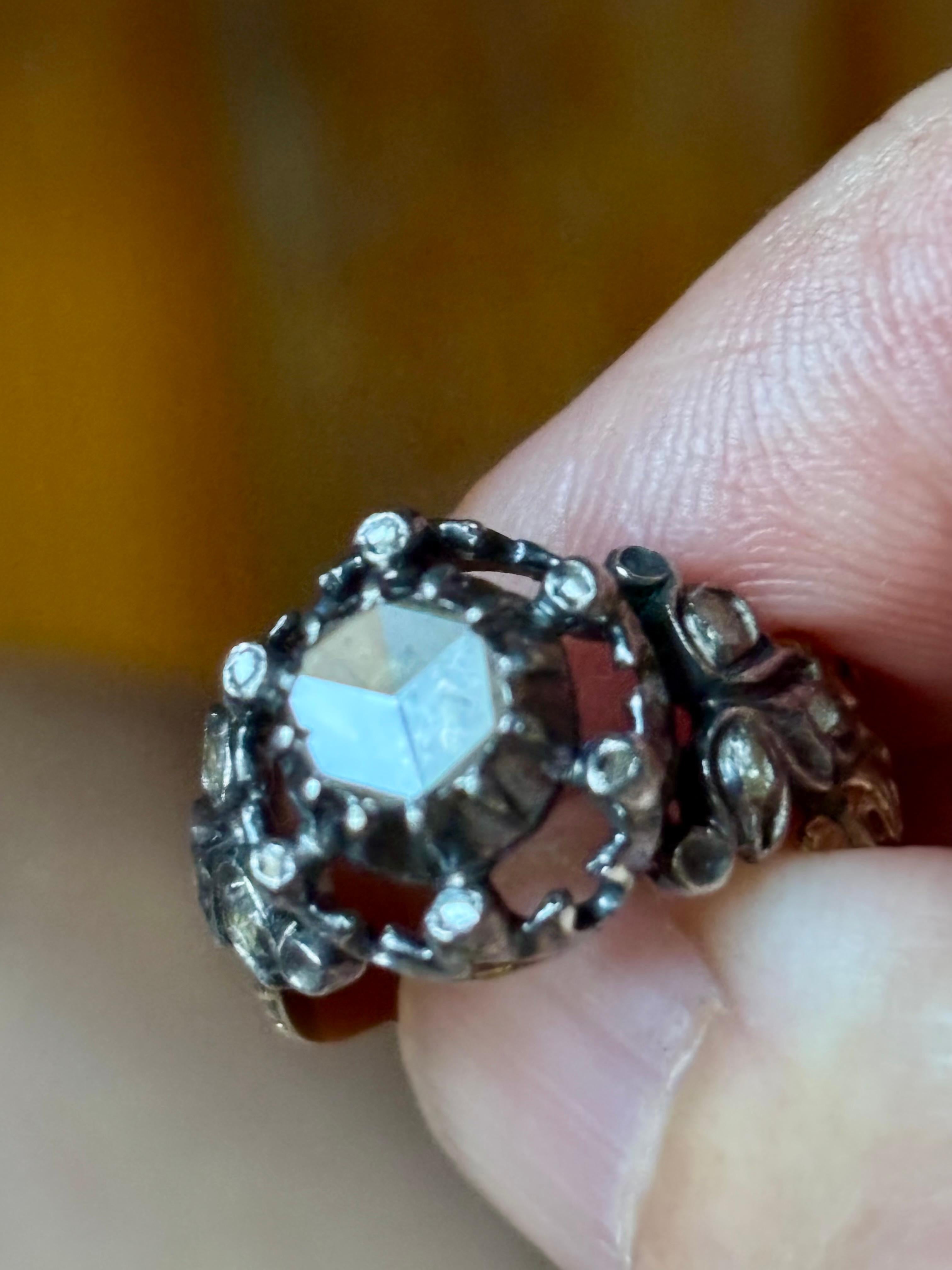 Bague géorgienne à diamant taillé en rose, en or 18 carats et en argent. Ca. 1750-1850 en vente 4
