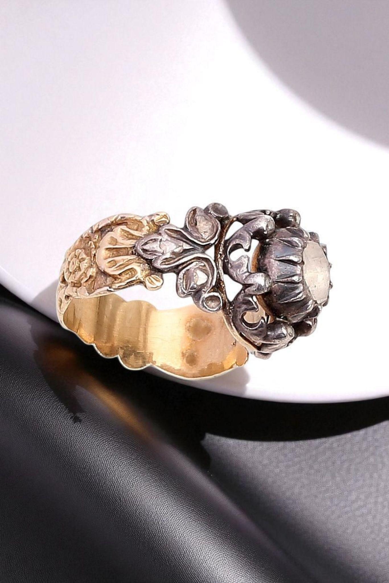 Rose Cut Georgian Rose-Cut Diamond Ring in 18K Gold and Silver. Ca. 1750-1850 For Sale