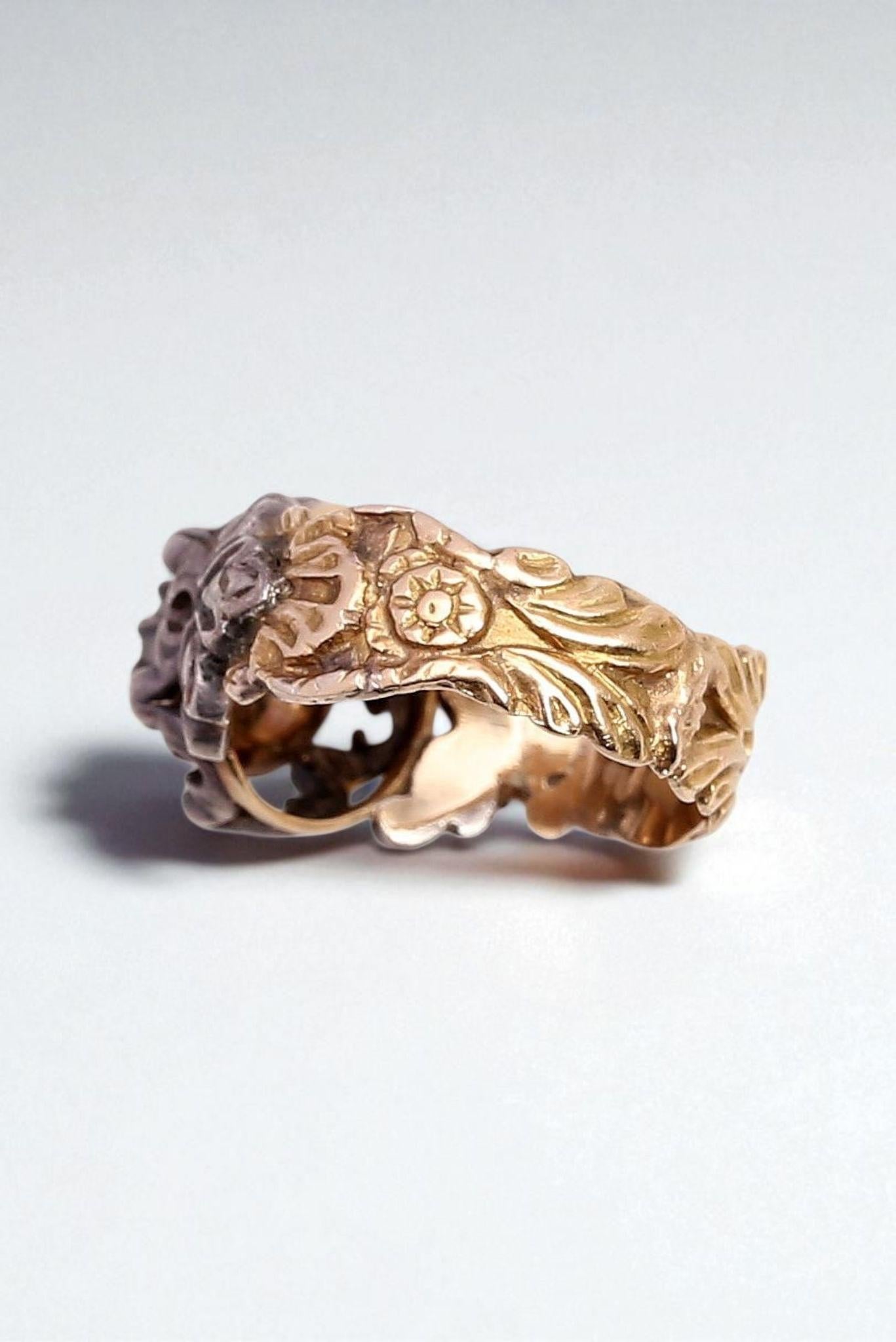 Georgian Rose-Cut Diamond Ring in 18K Gold and Silver. Ca. 1750-1850 For Sale 3
