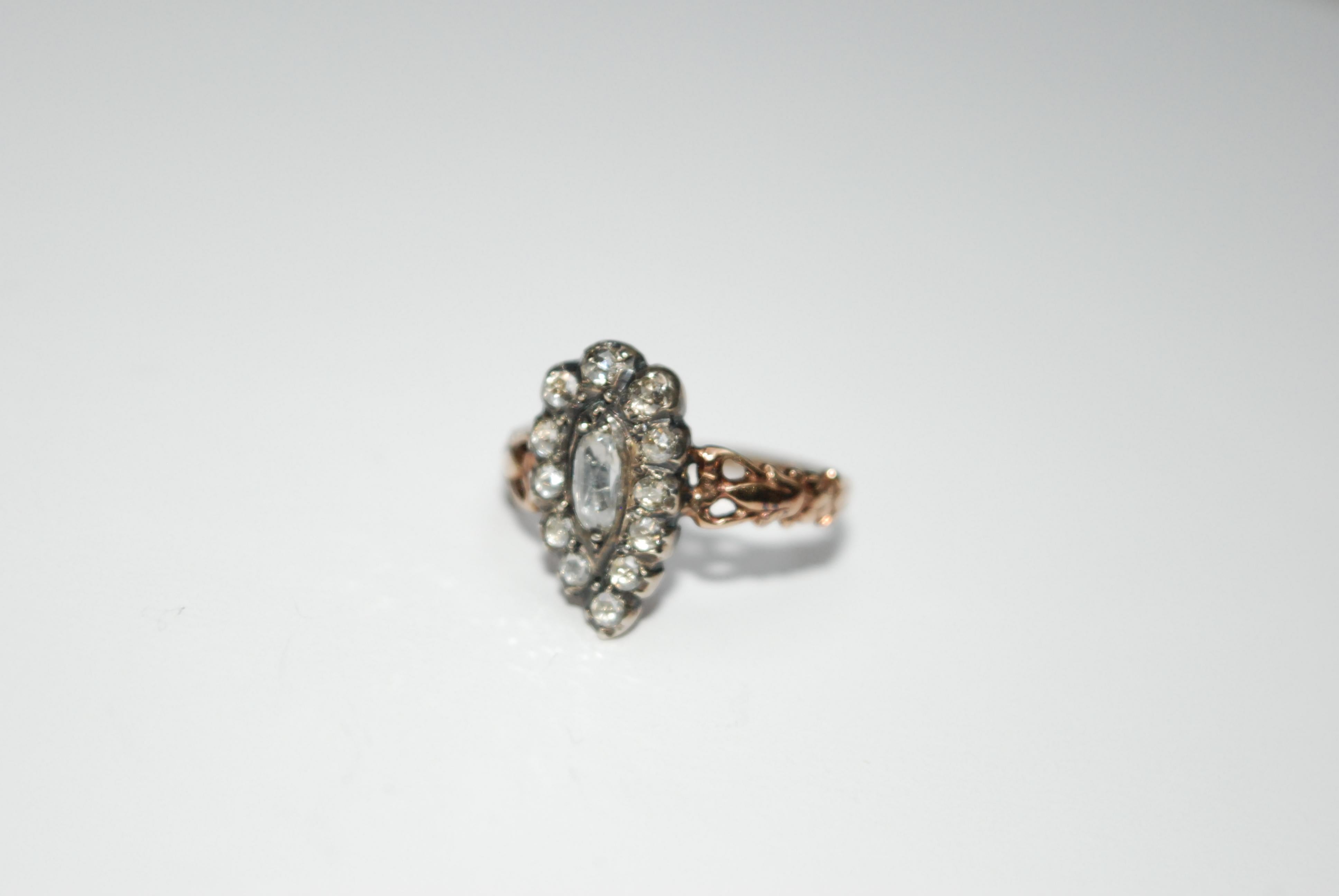 da uomo o donna Anello in oro rosa georgiano con diamante a forma di marquise in vendita