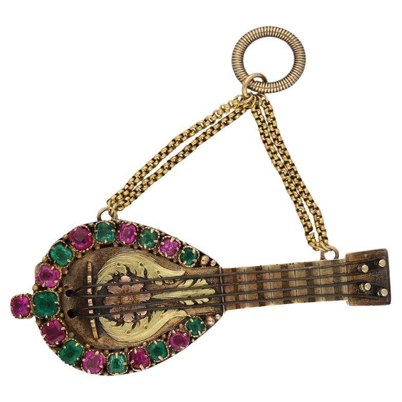 Broche/pendentif en forme de mandoline en rubis et émeraude de style géorgien, vers 1830