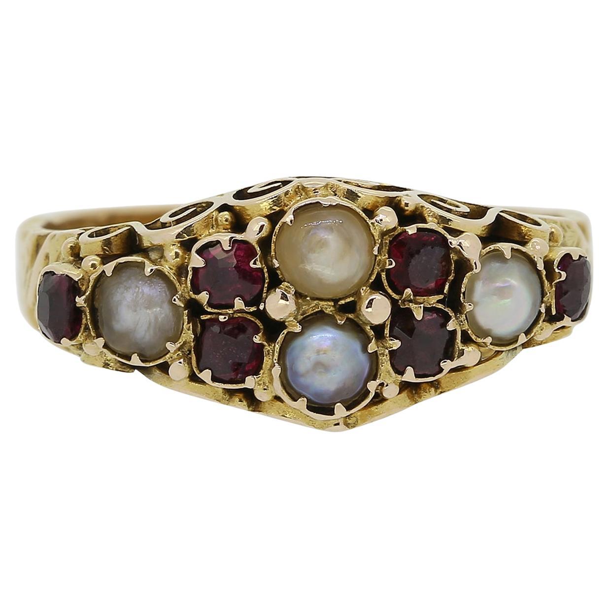 Anillo georgiano en racimo de rubíes y perlas
