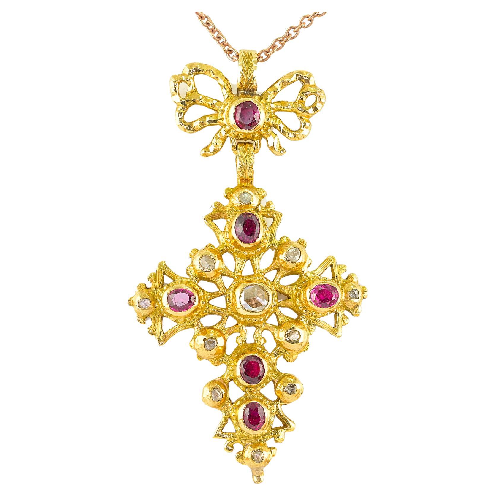 Croix géorgienne en rubis et diamants 22 carats  Pendentif 1770 ca en vente