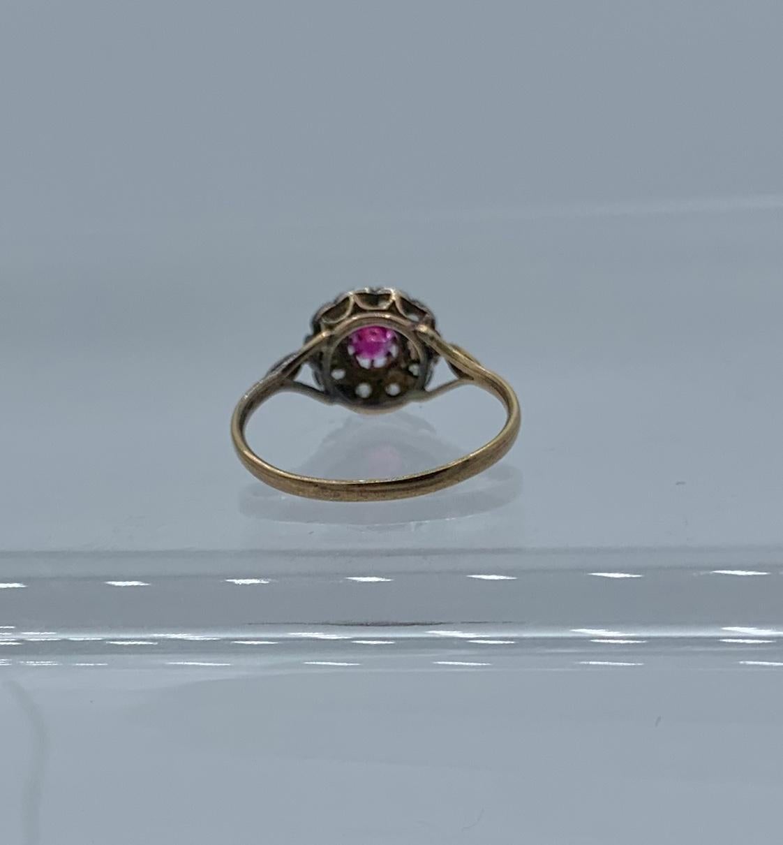 Georgian Ruby Ring Rose Cut Diamond Halo 18 Karat Gold Antique Engagement Ring For Sale 4