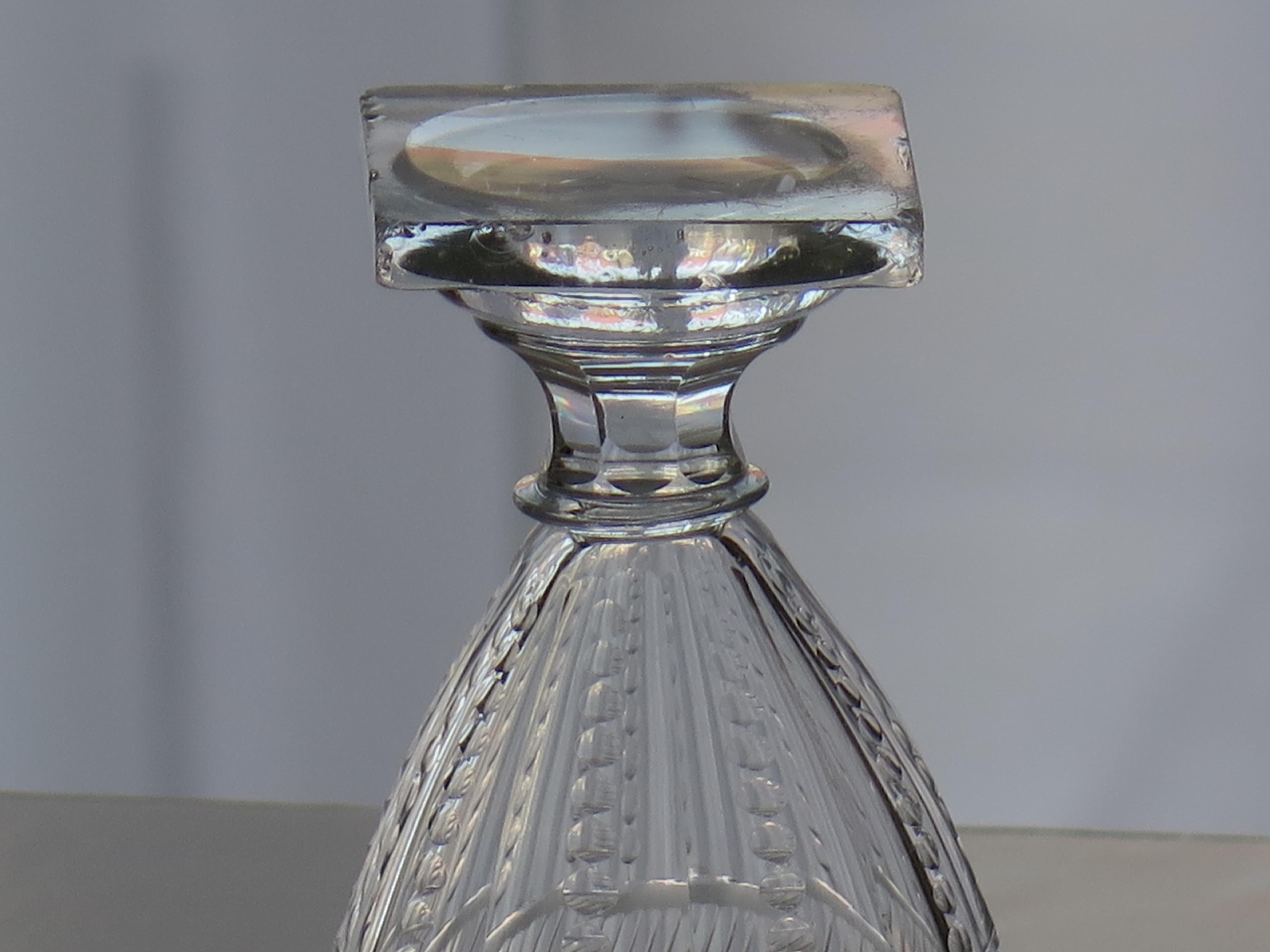 Georgianisches Rummer-Getränkeglas, geformt und graviert, englisch um 1790 im Angebot 3