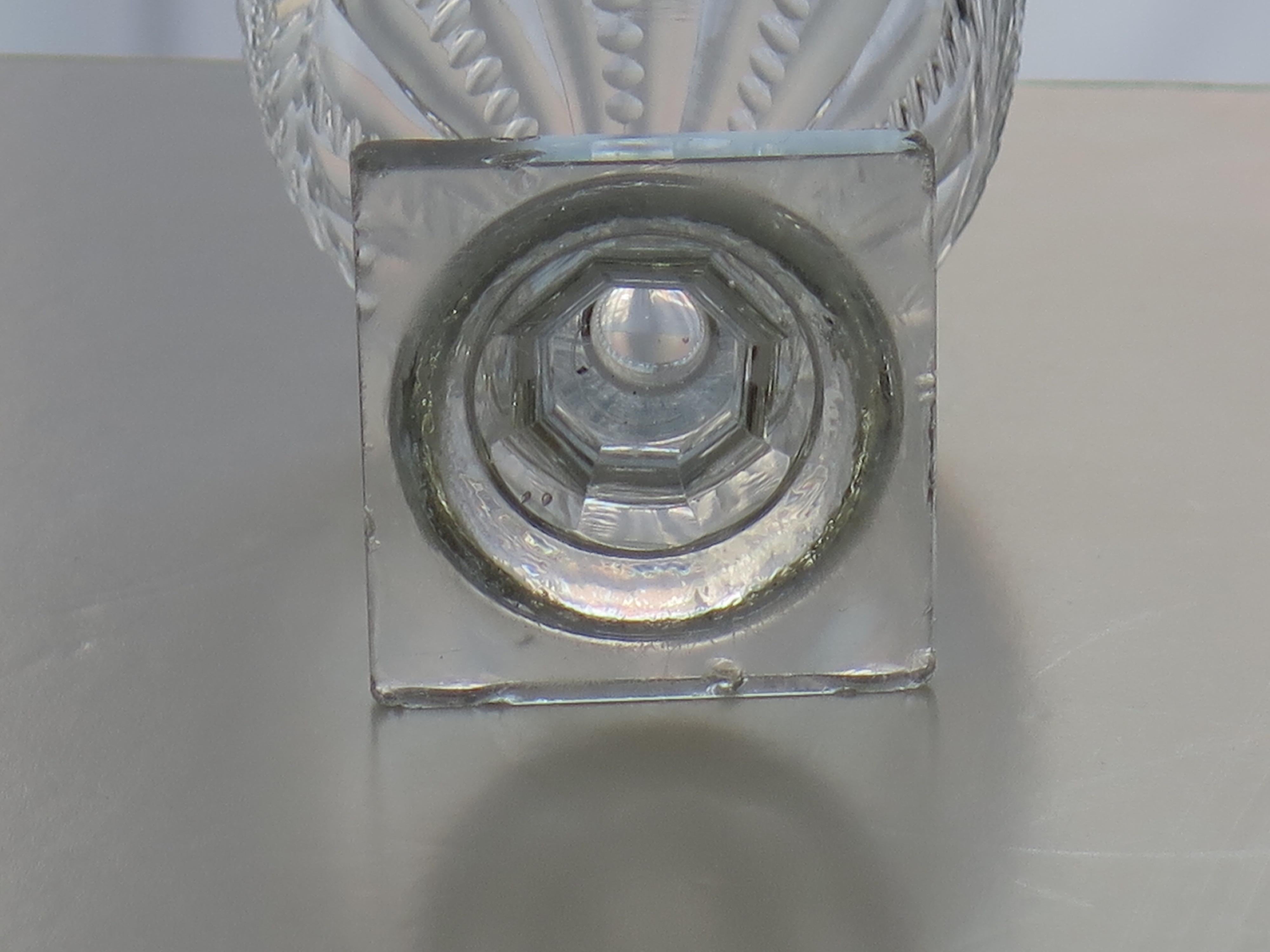 Georgianisches Rummer-Getränkeglas, geformt und graviert, englisch um 1790 im Angebot 5