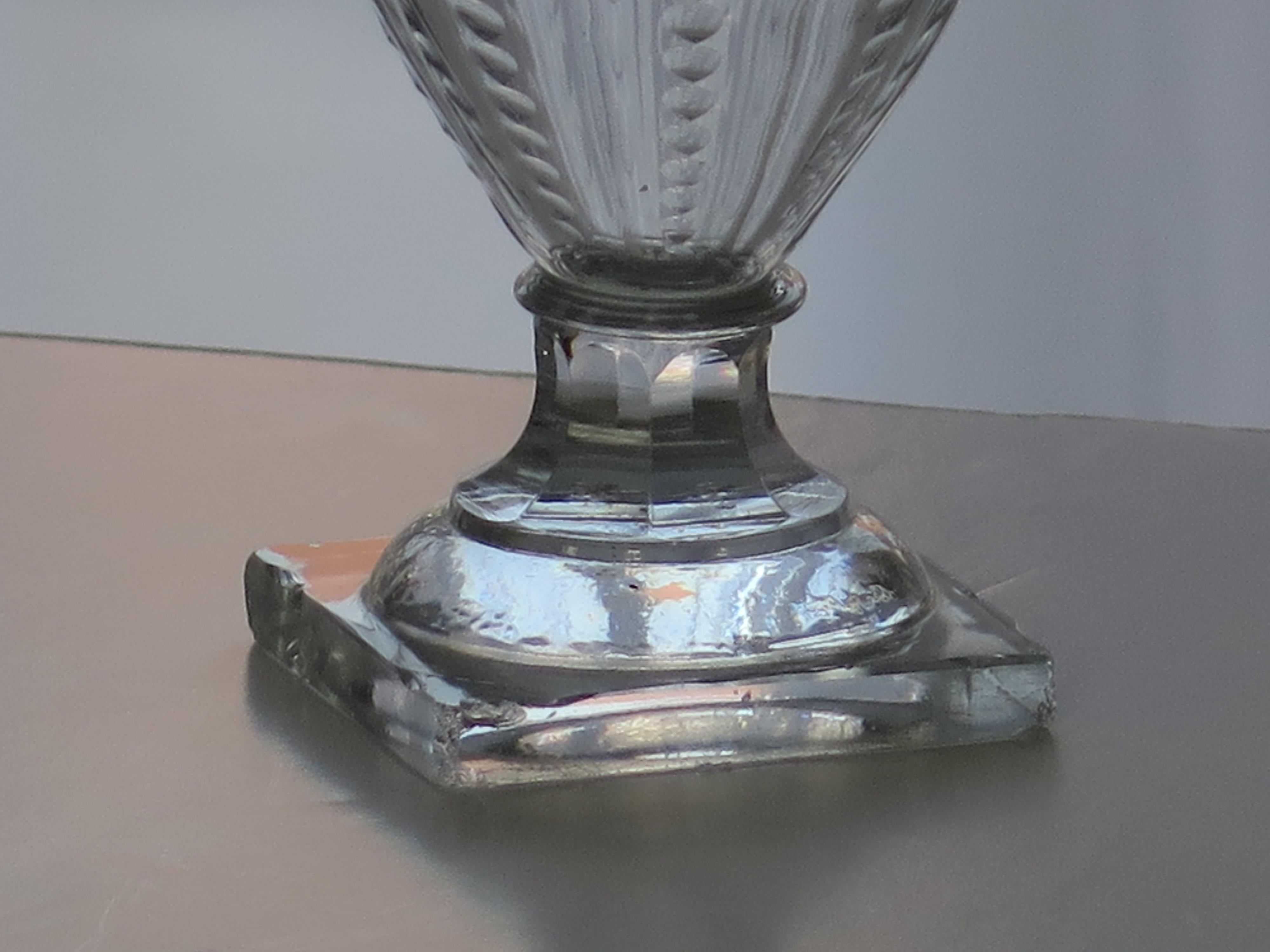 Georgianisches Rummer-Getränkeglas, geformt und graviert, englisch um 1790 (18. Jahrhundert) im Angebot