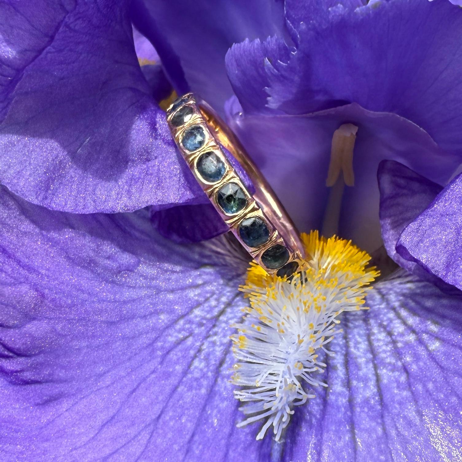 Georgian Sapphire Eternity Ring. England, early 19th century For Sale 5