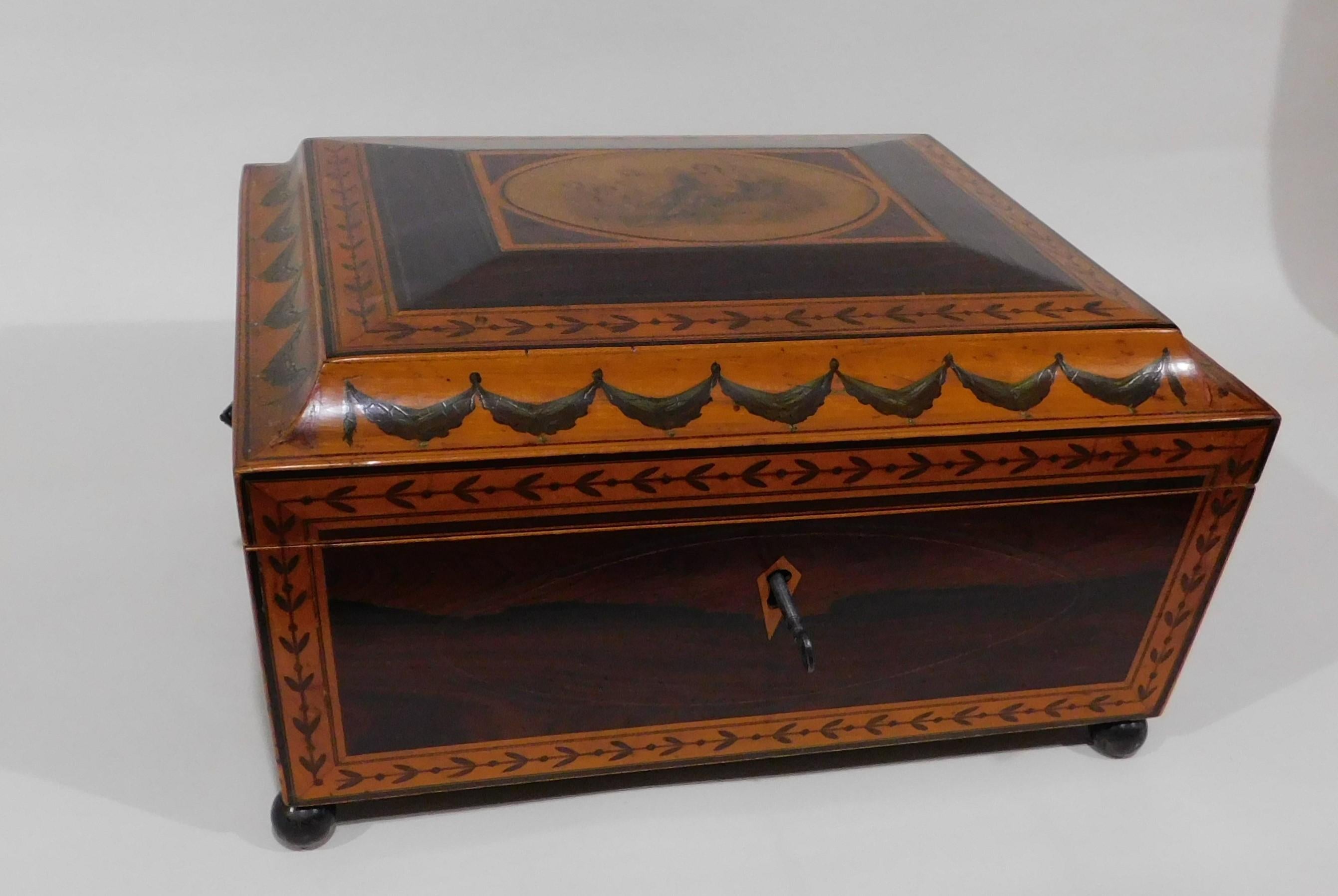 Boîte à couture en bois de citronnier géorgien datant d'environ 1825 avec serrure et clé en vente 2