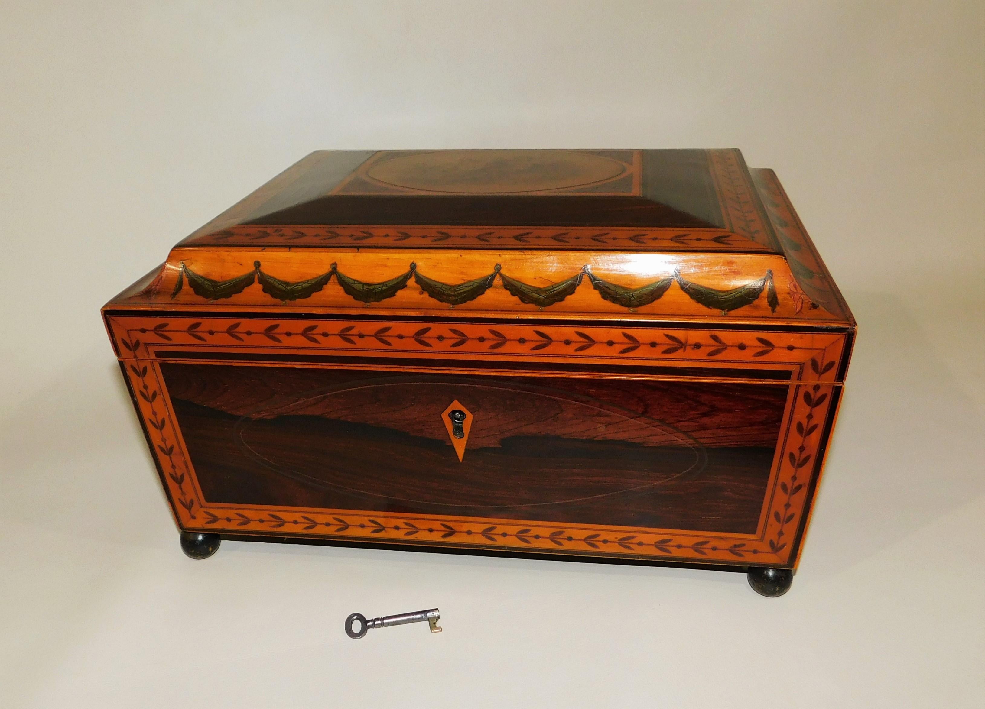 Boîte à couture en bois de citronnier géorgien datant d'environ 1825 avec serrure et clé en vente 4
