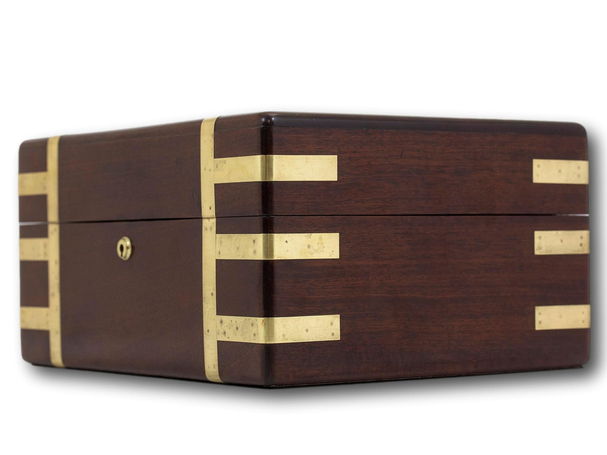 Georgian Scottish Mahogany Jewellery Box In Good Condition In Northampton, GB