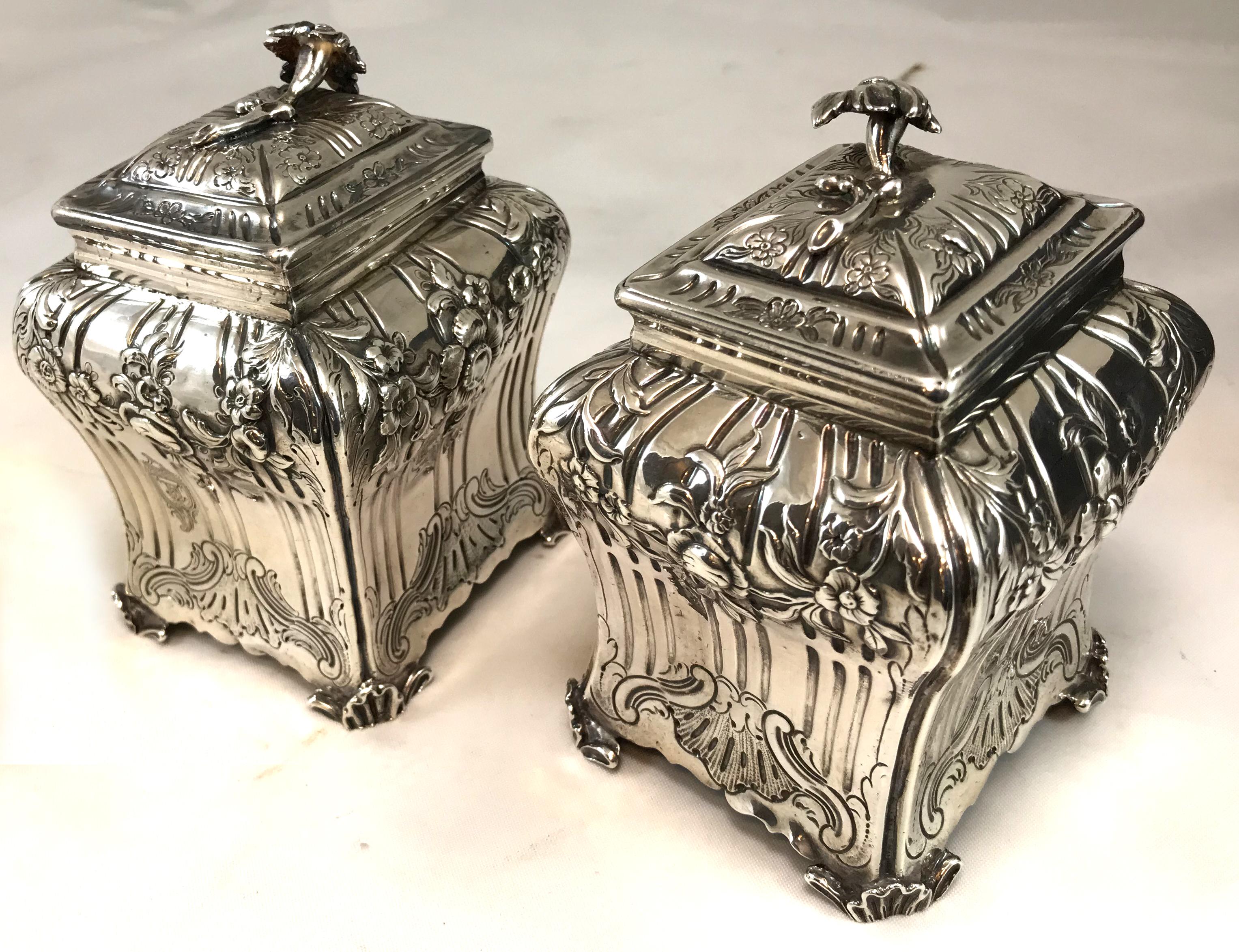 Georgian Shagreen Cased Tea Caddy Box with Pair of Chased Sterling Caddies, 1761 In Good Condition For Sale In Milford, NH