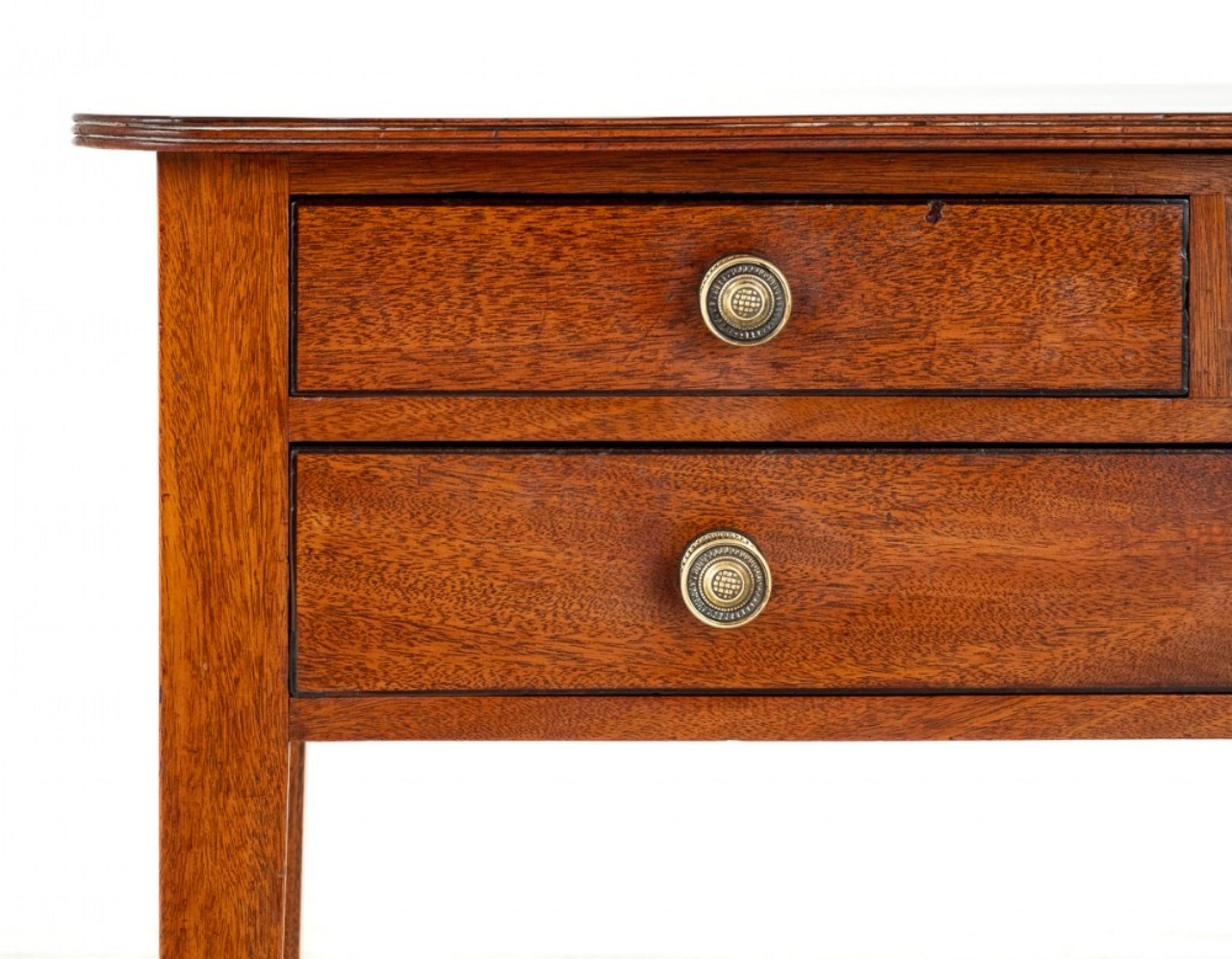 Georgianischer Beistelltisch aus antikem Mahagoni, 1800 im Angebot 4