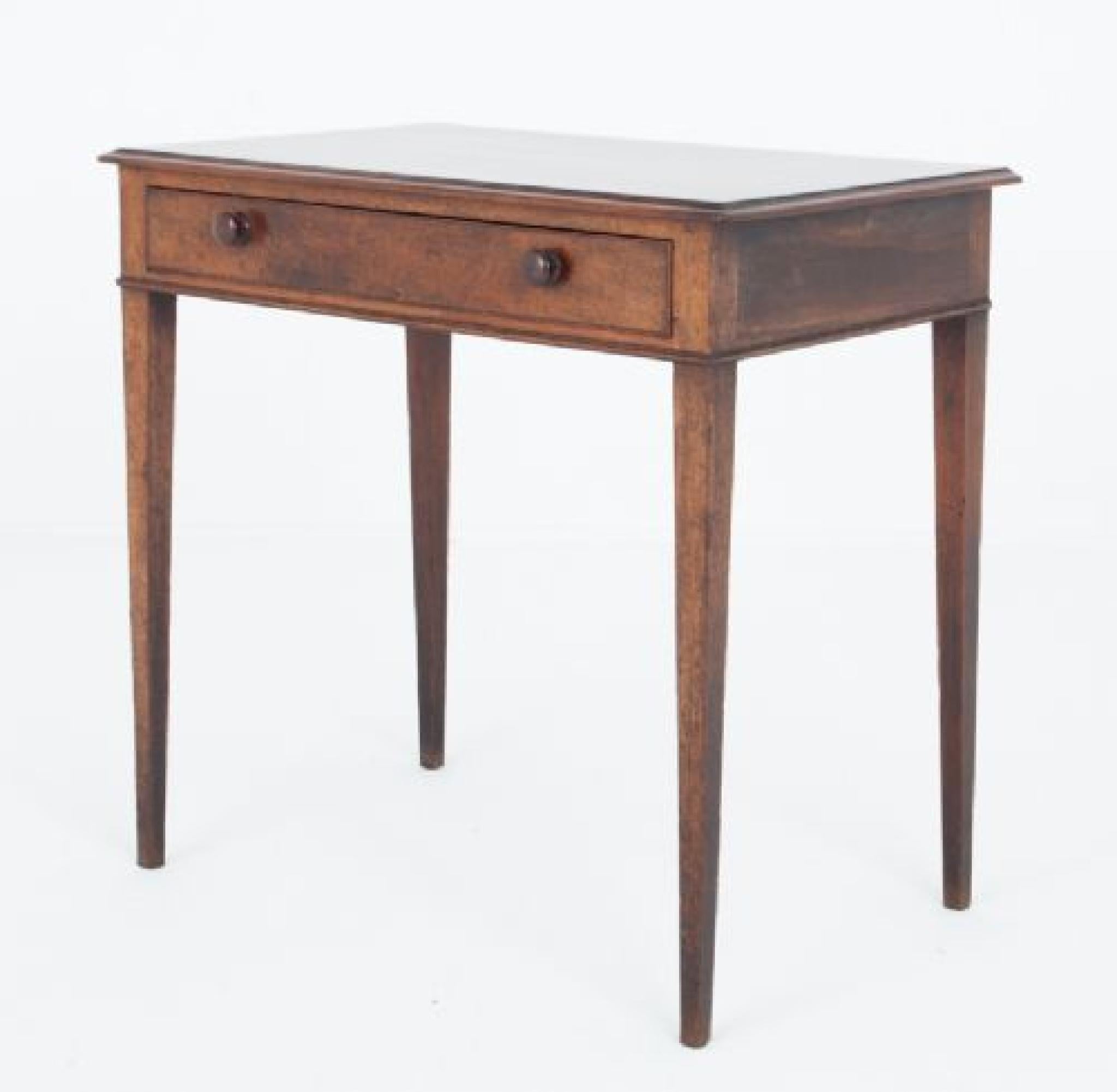 Falegnameria Tavolino georgiano in mogano periodo antico 1800 in vendita