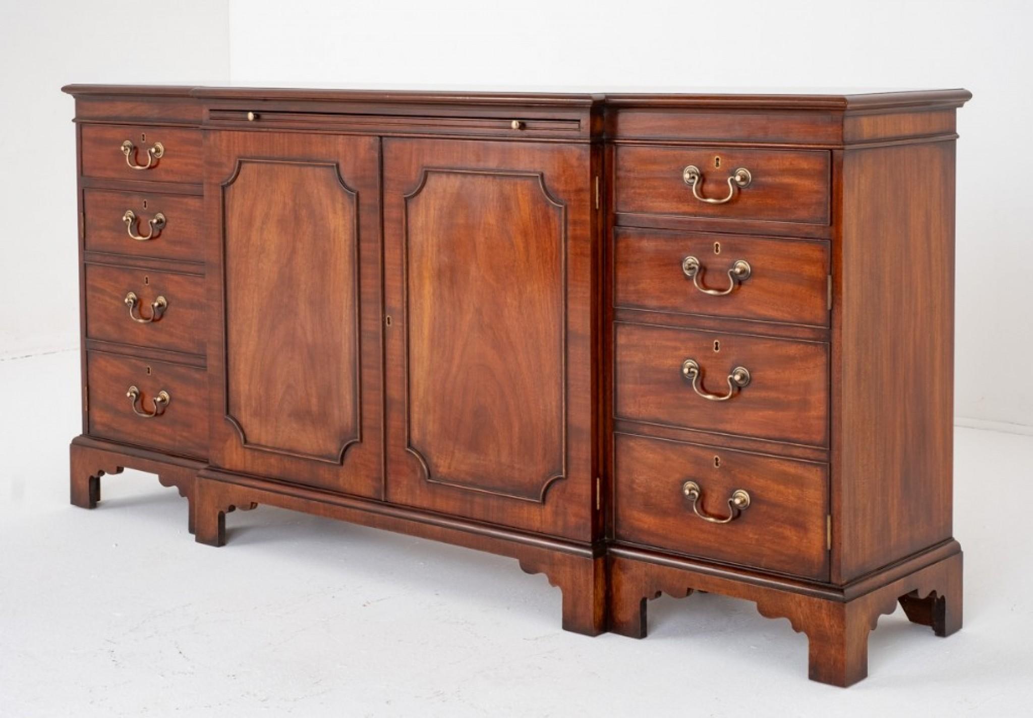 Georgian Sideboard Breakfront Mahogany Buffet Server Revival In Good Condition In Potters Bar, GB