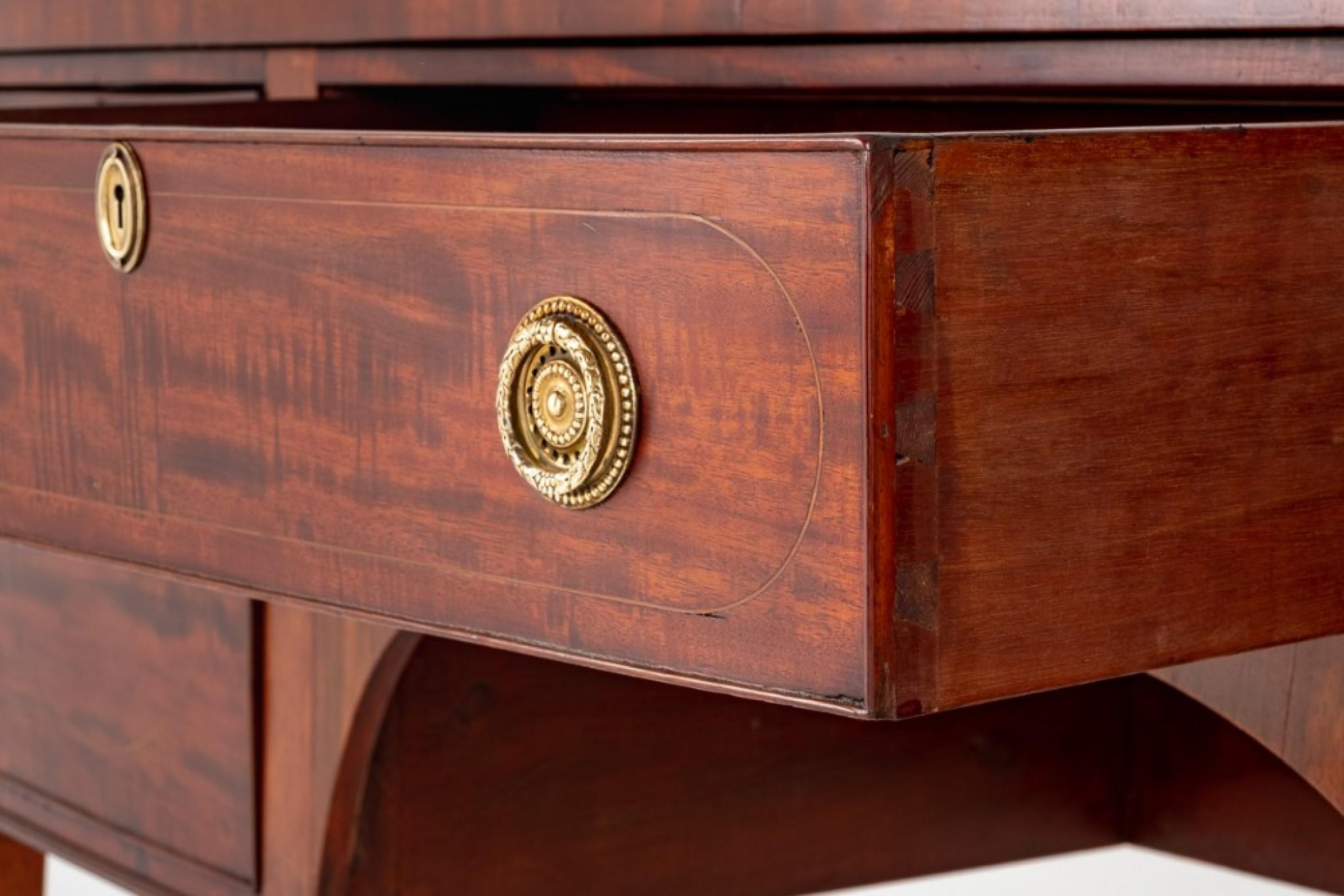 Georgian Sideboard Mahogany Bow Front Server, 1880 For Sale 2