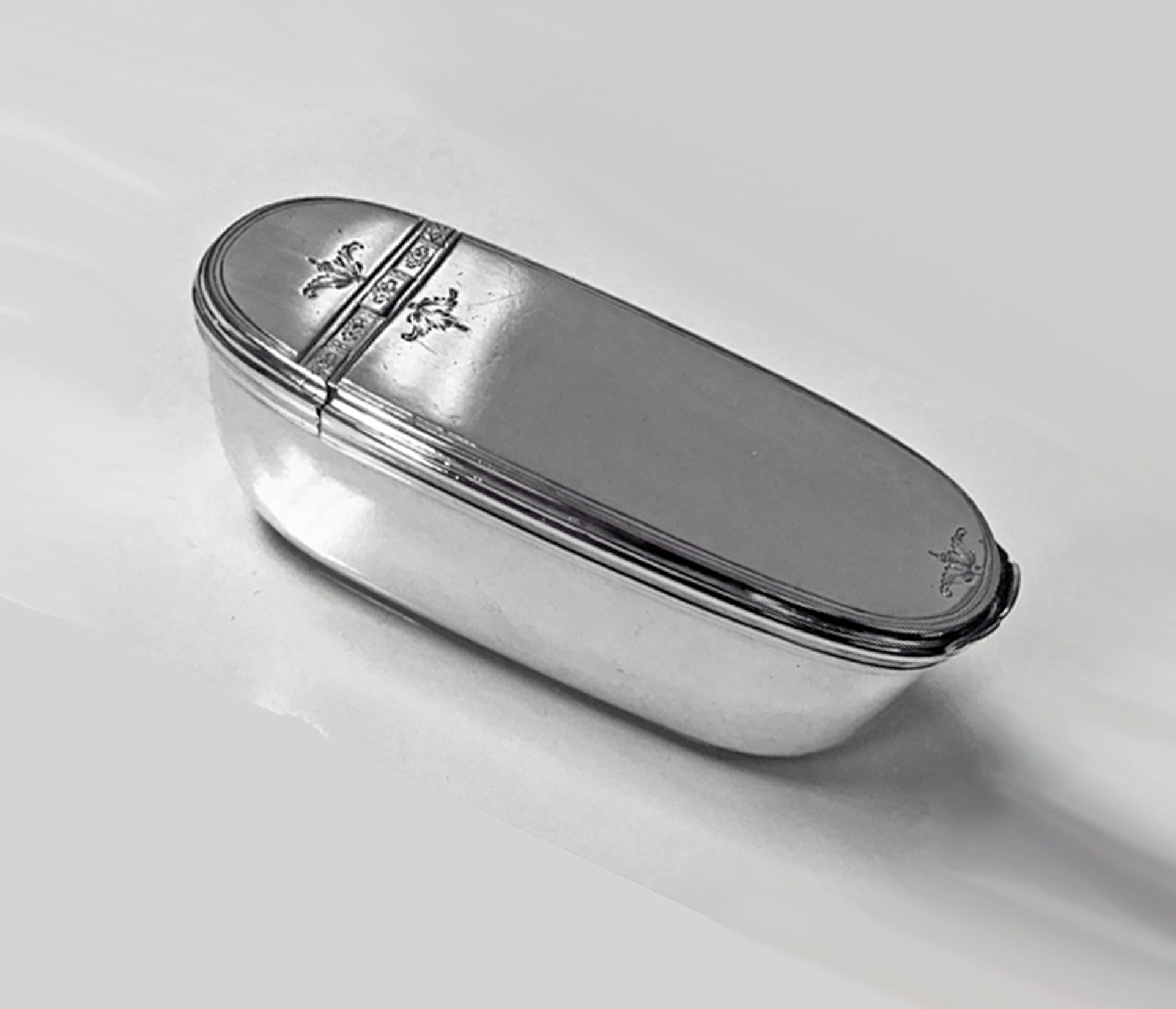 Georgian Silver Bath Snuff Box, London, 1767 2