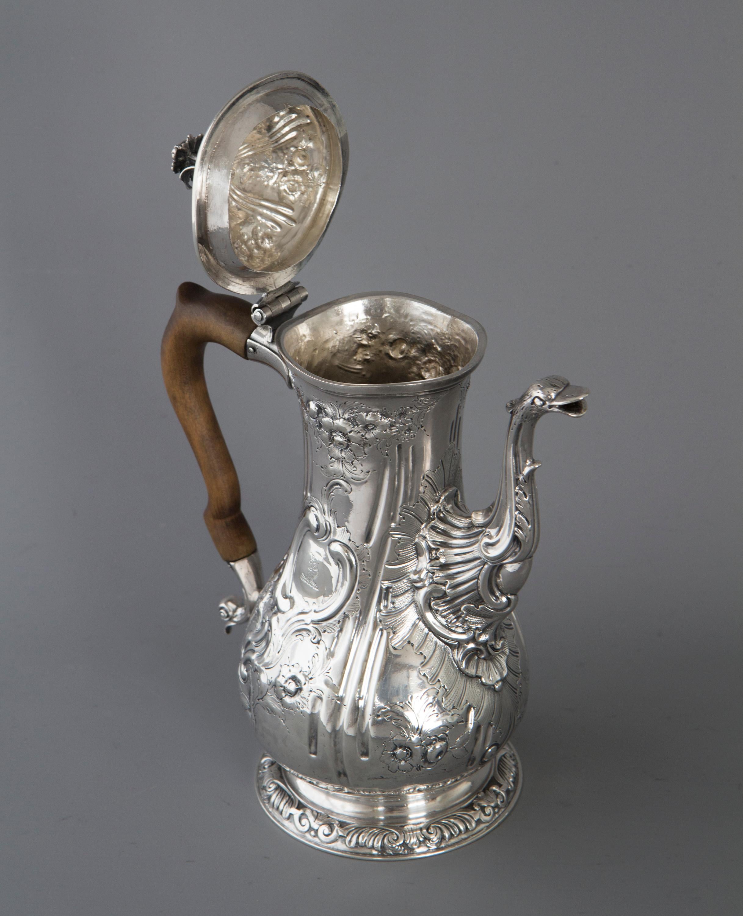 Georgian Silver Coffee Pot, London, 1760 by Herne & Butty In Good Condition In Cornwall, GB