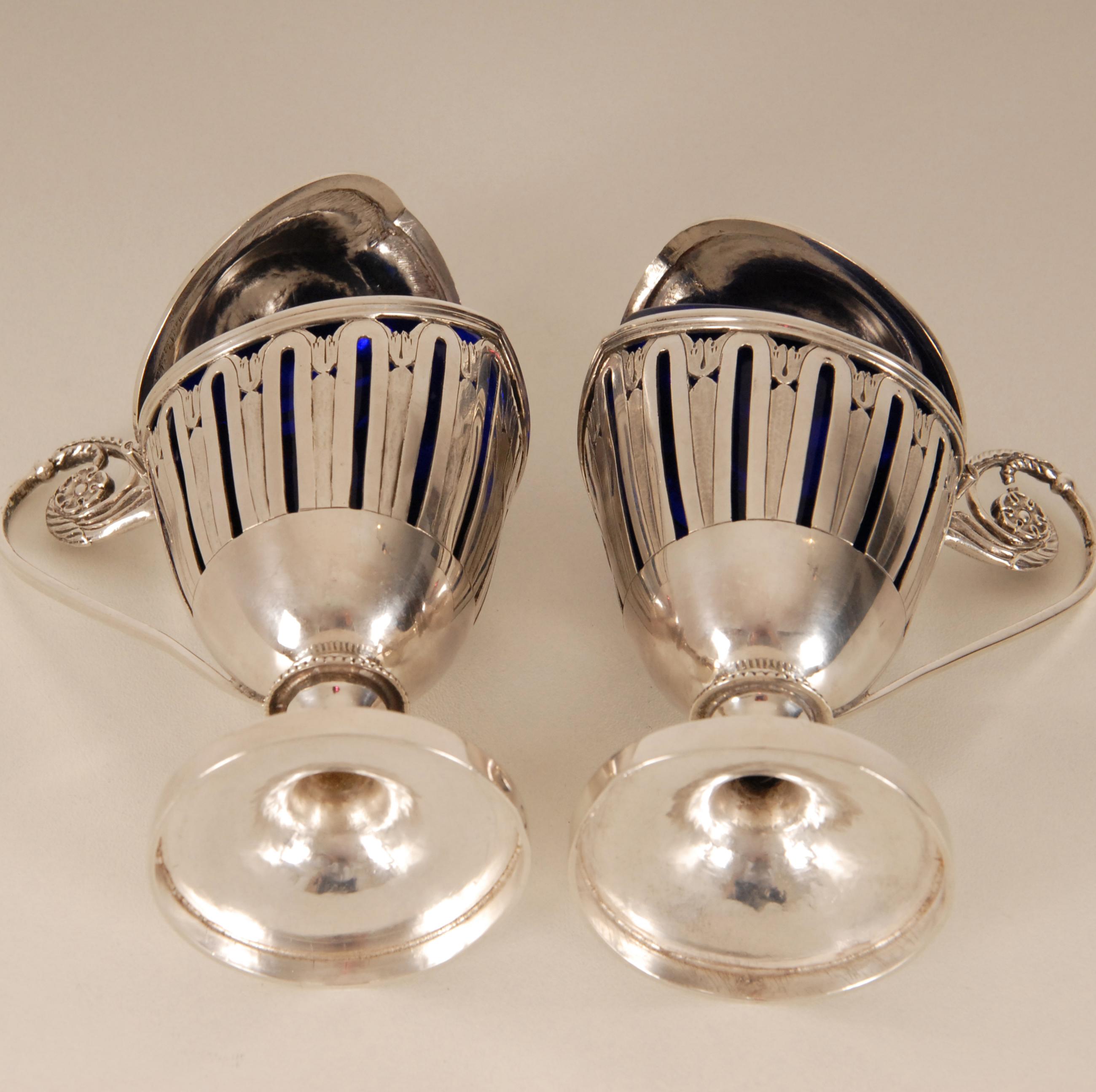 Georgian Silver Mustard Pots Blue Glass Liners 1st Empire Tableware a pair For Sale 4
