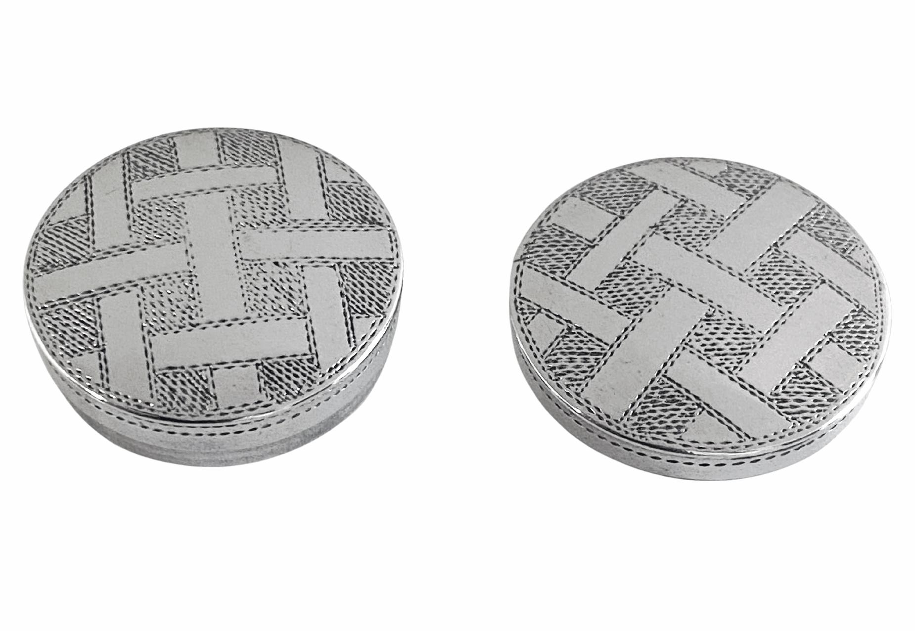 Georgian Silver patch or pill Box Birmingham 1803 Samuel Pemberton In Good Condition For Sale In Toronto, Ontario