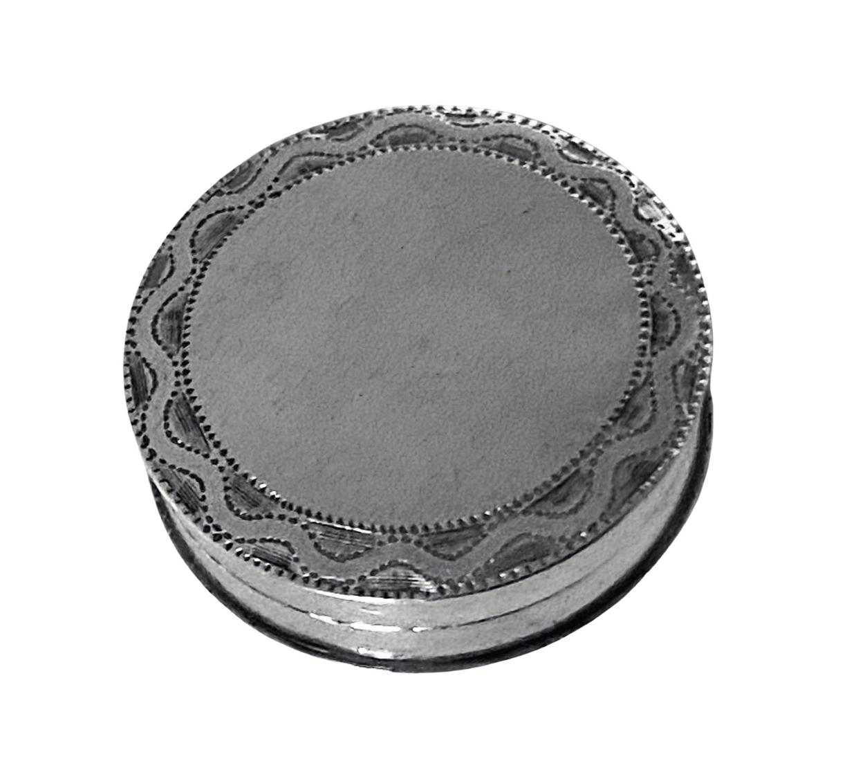 Georgian Silver Patch Pill Box Birmingham 1802 Samuel Pemberton In Good Condition In Toronto, ON